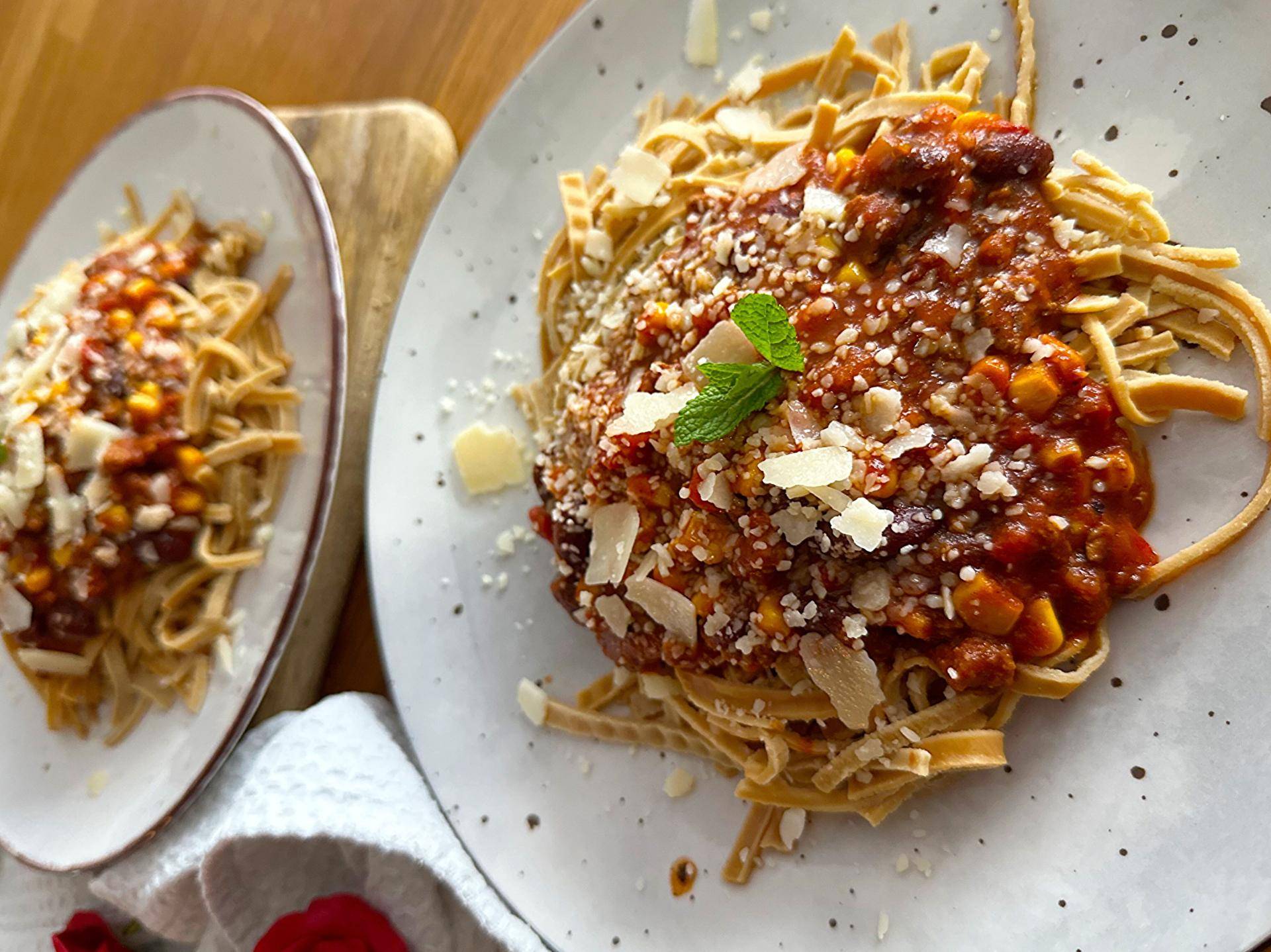 Chili con carne z kukurydzą na makaronie sojowym (bez glutenu) - przepisy Cook4Me | Tefal