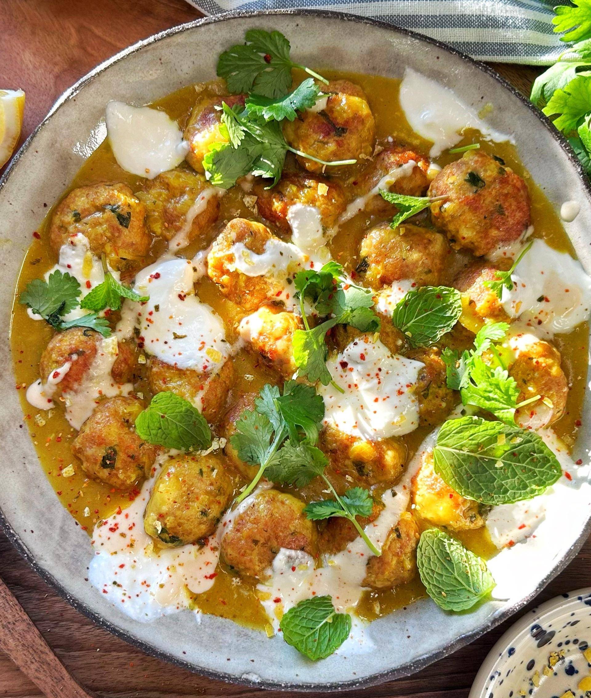 Klopsiki z indyka z makaronem pełnoziarnistym - przepisy EASY FRY & GRILL 2 in 1 MECHANICAL | Tefal