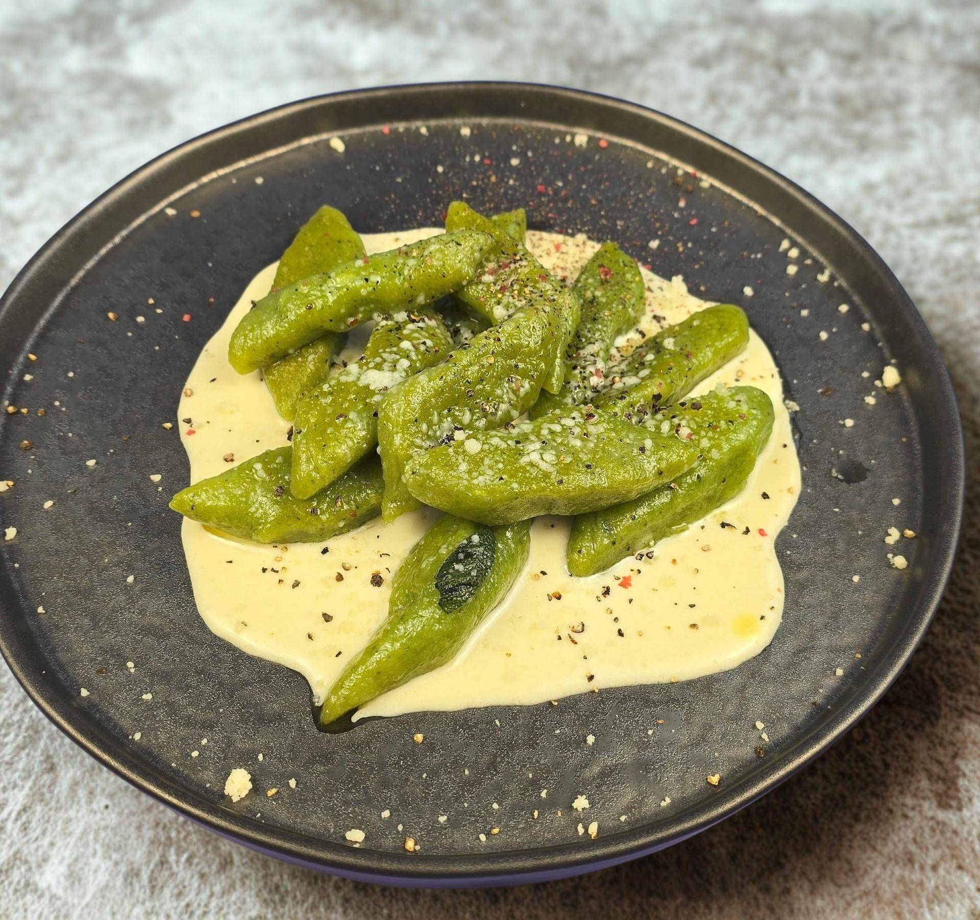 Brokułowe gnocchi z serem taleggio - przepisy Patelnie i Garnki | Tefal