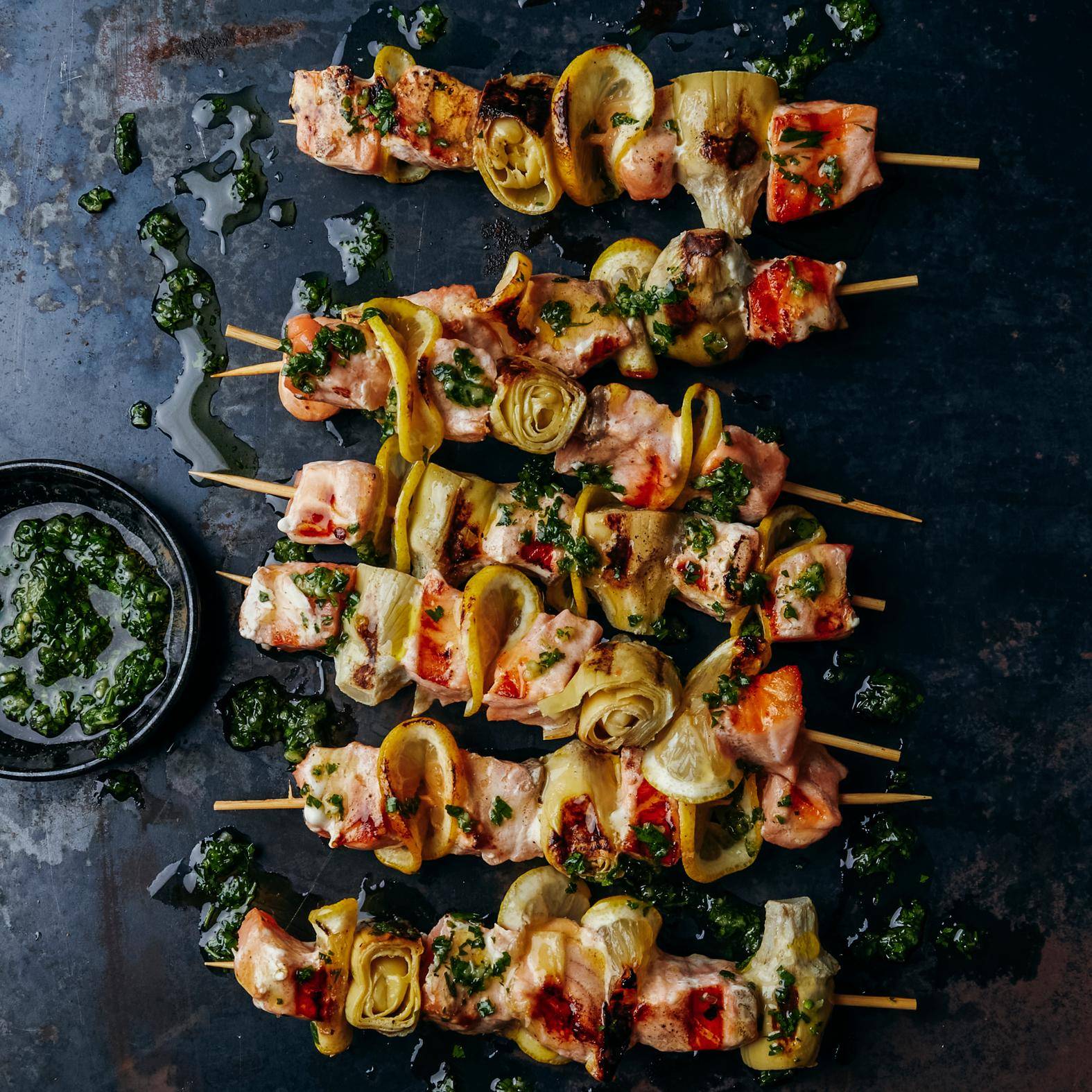 Śródziemnomorskie szaszłyki z łososiem i karczochami - przepisy OptiGrill 4in1 | Tefal