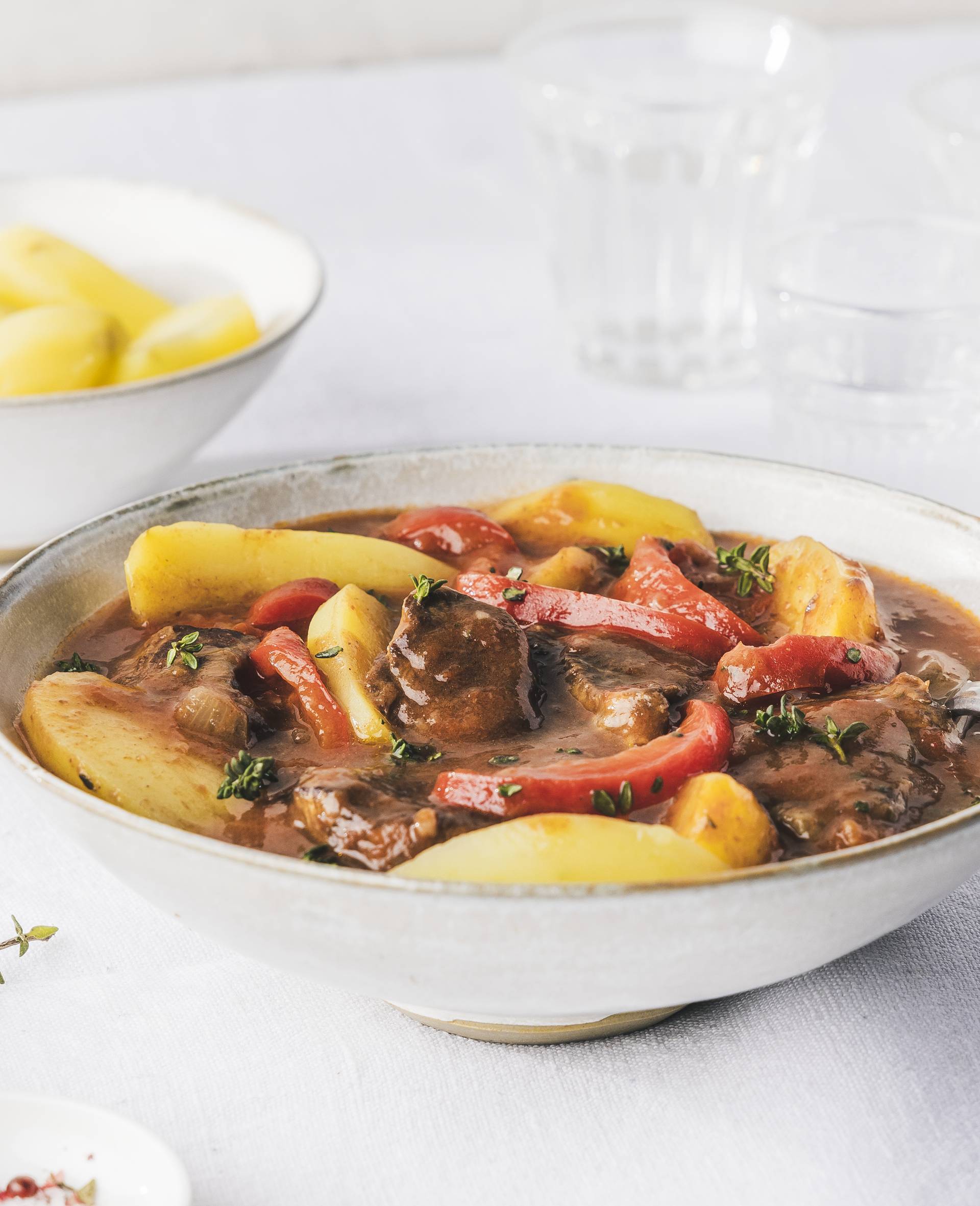 Gulasz węgierski z indykiem - przepisy Cookeo V3 | Tefal