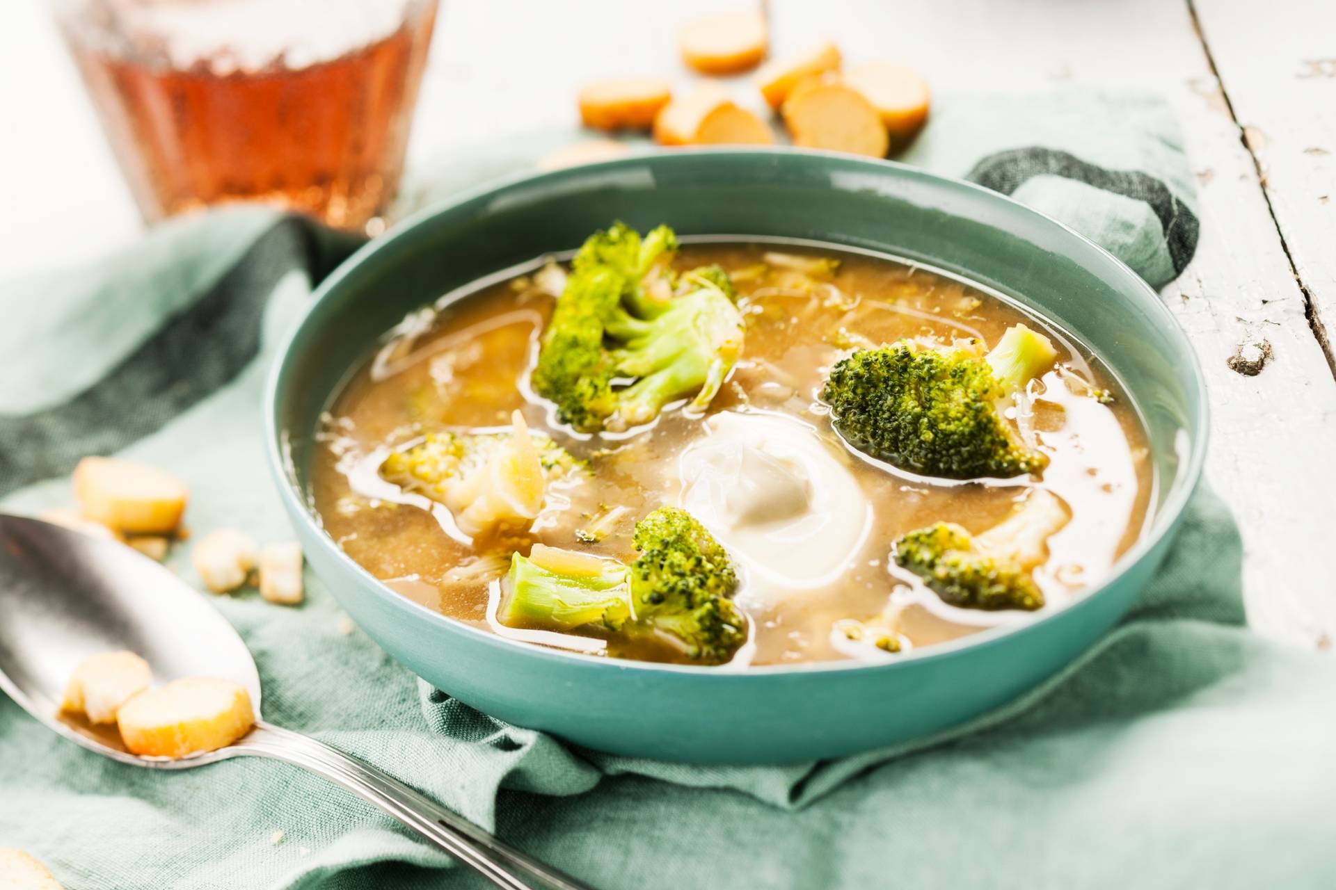 Zupa cebulowa z brokułami - przepisy Cook4Me | Tefal
