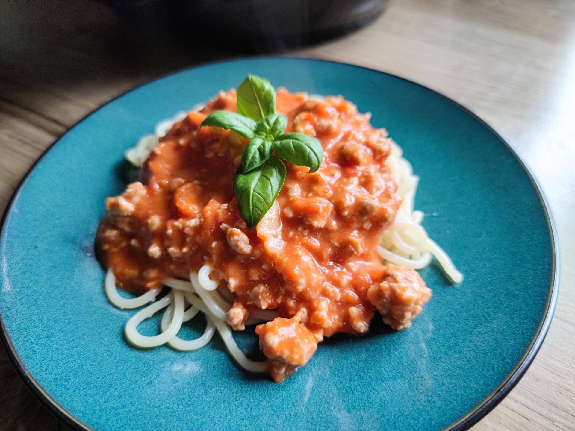 Makaron spaghetti z sosem pomidorowym i mięsem - przepisy Cookeo V3 | Tefal