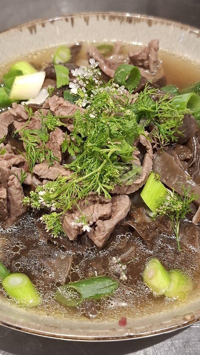 Bulion pho z grzybami mun i wołowiną - przepisy Cook4Me | Tefal