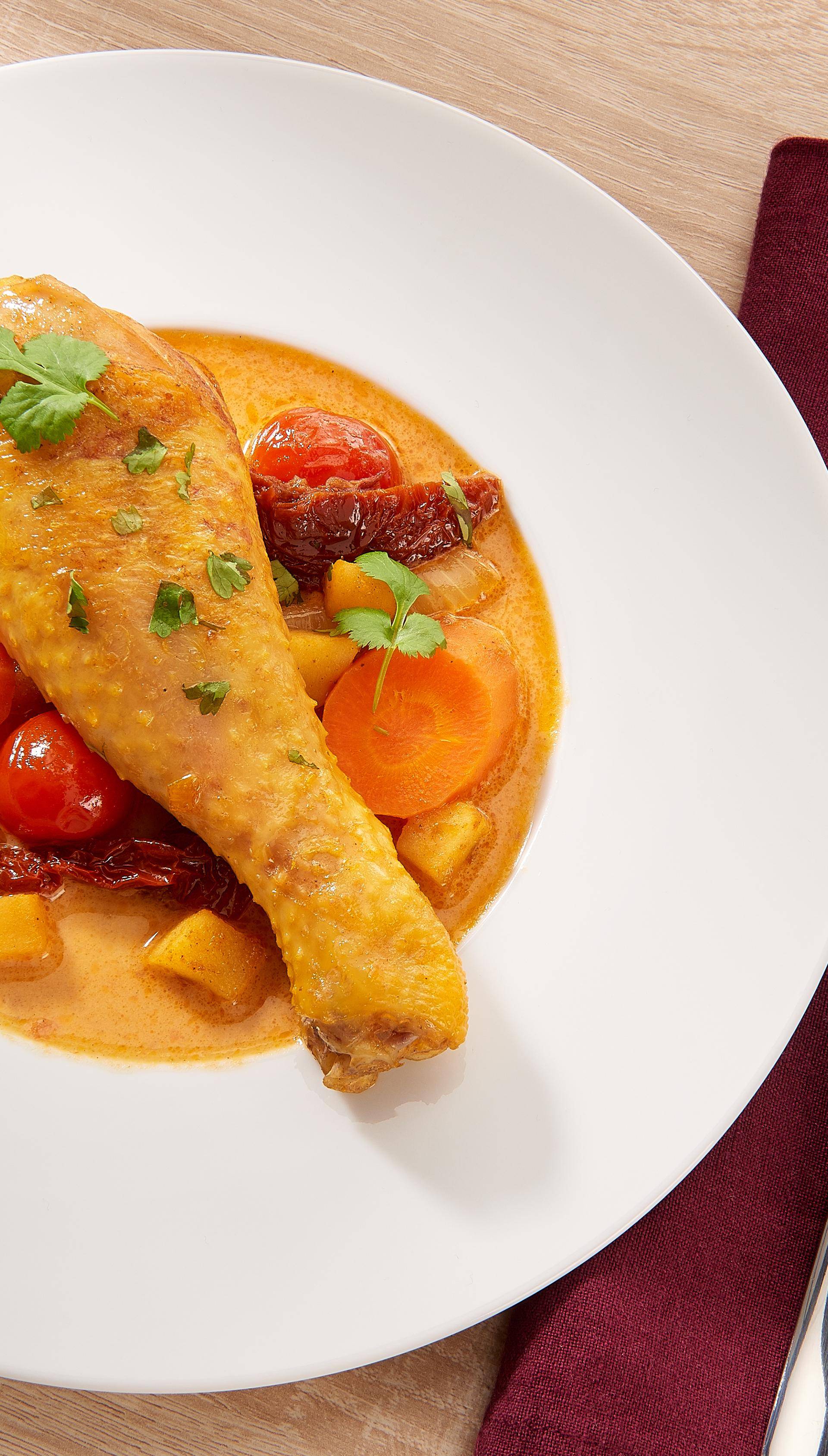 Kurczak curry z pomidorami - przepisy Patelnie i Garnki | Tefal