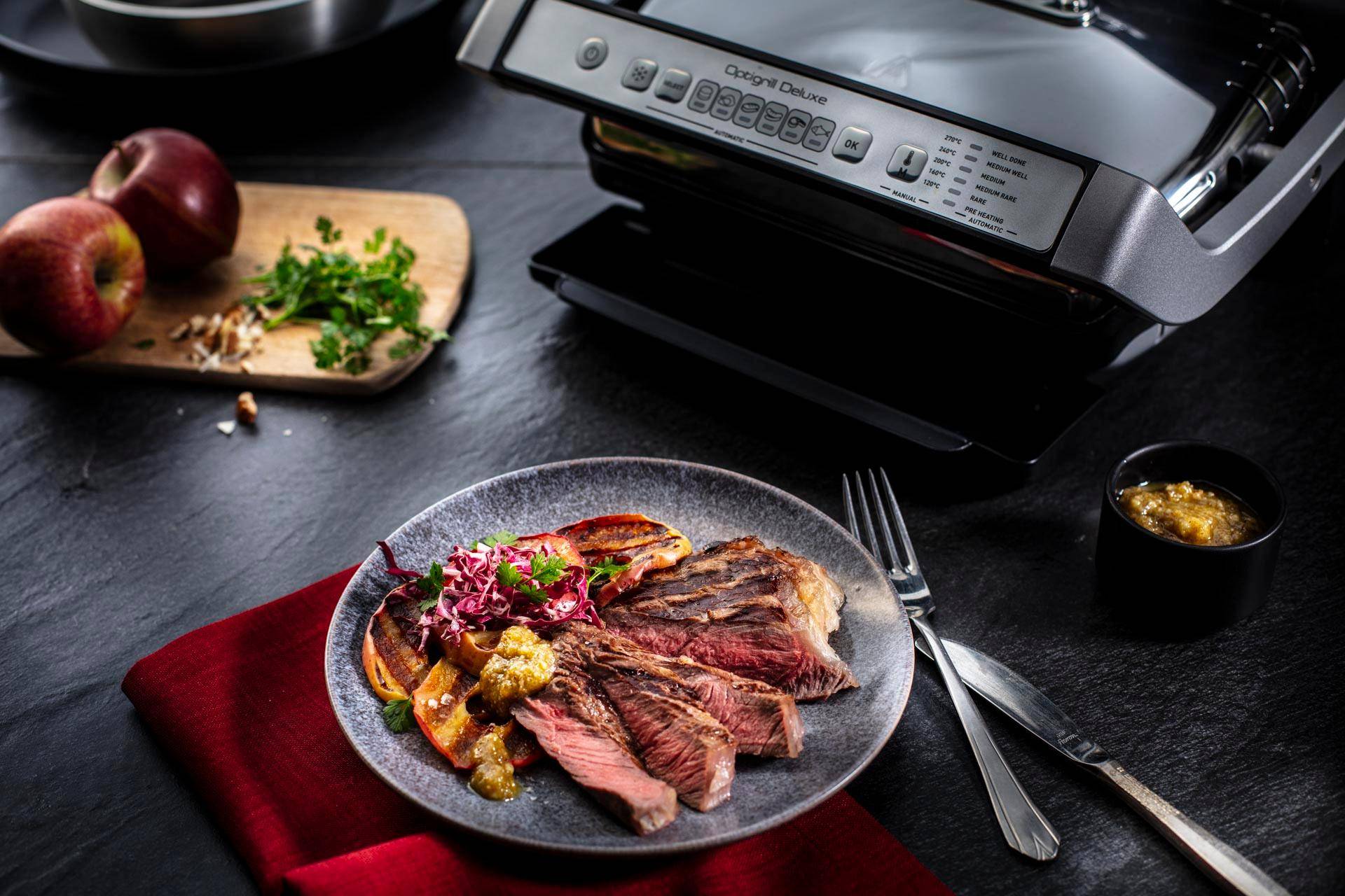 Rumsztyk z grillowanym jabłkiem i orzechowym pesto - przepisy OptiGrill + | Tefal