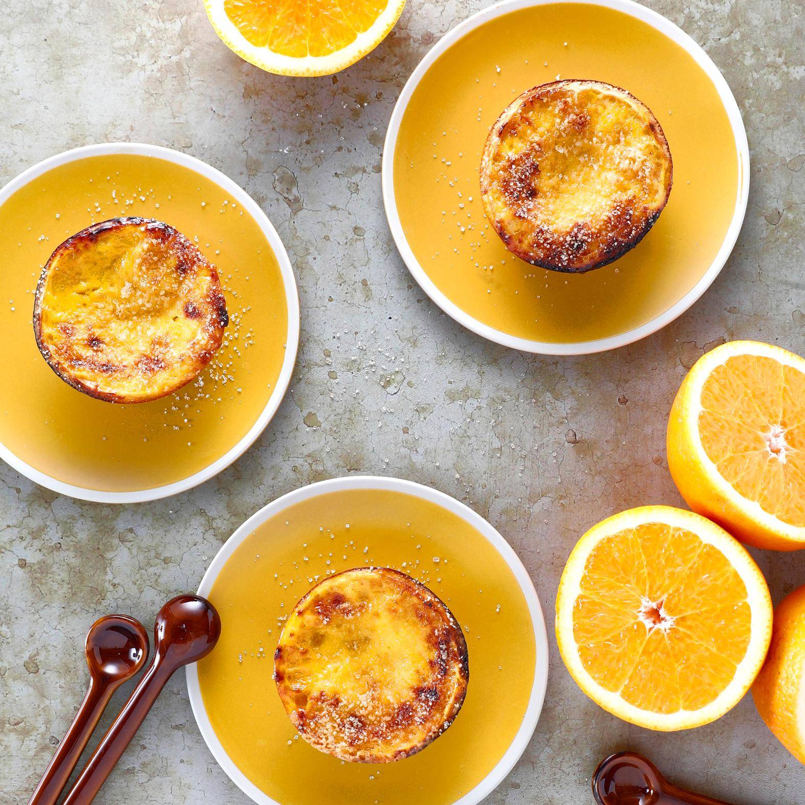 Pomarańczowy creme brulee w miseczkach ze skórki - przepisy Easy Fry Mega | Tefal