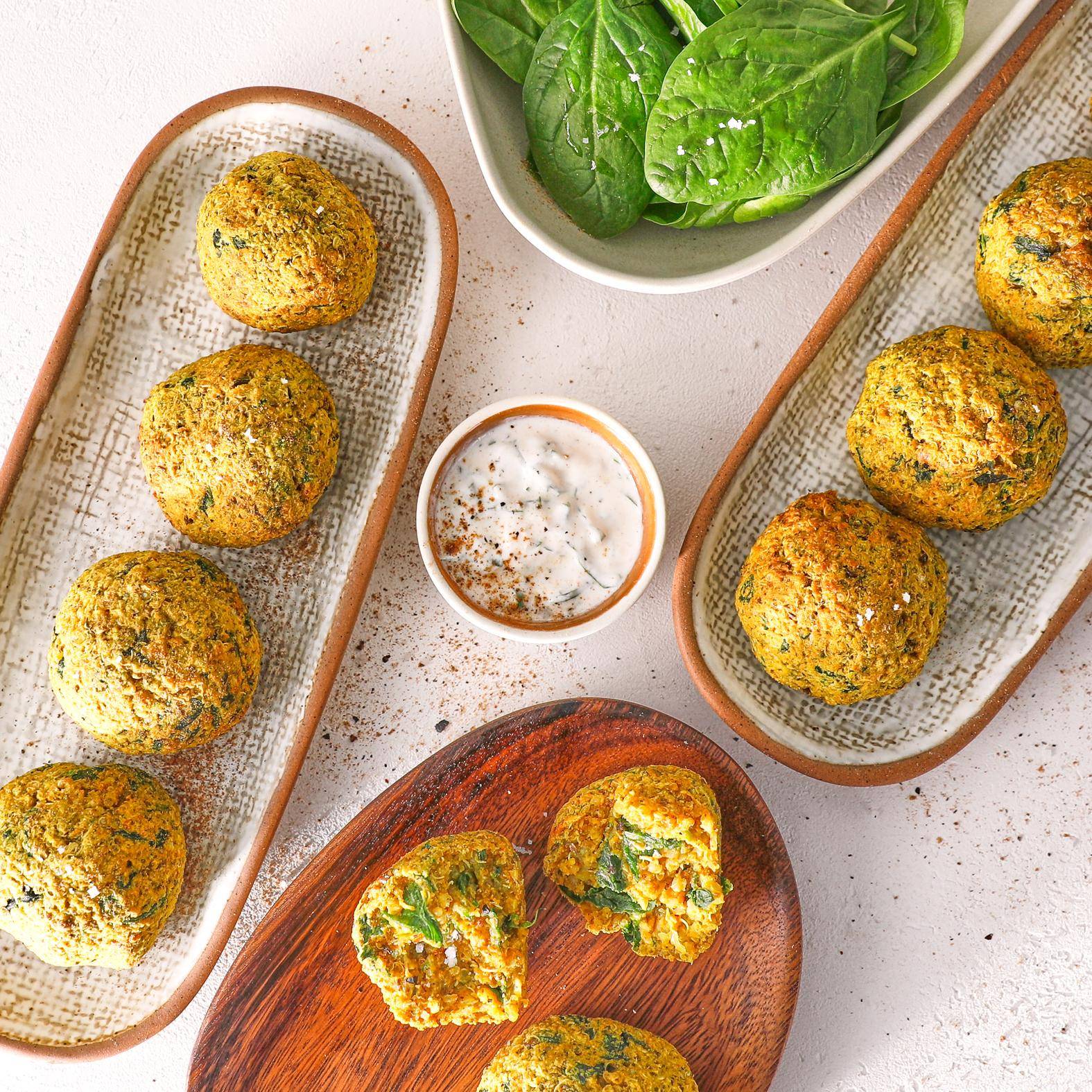 Kulki ze szpinaku i quinoa - przepisy Easy Fry Max | Tefal