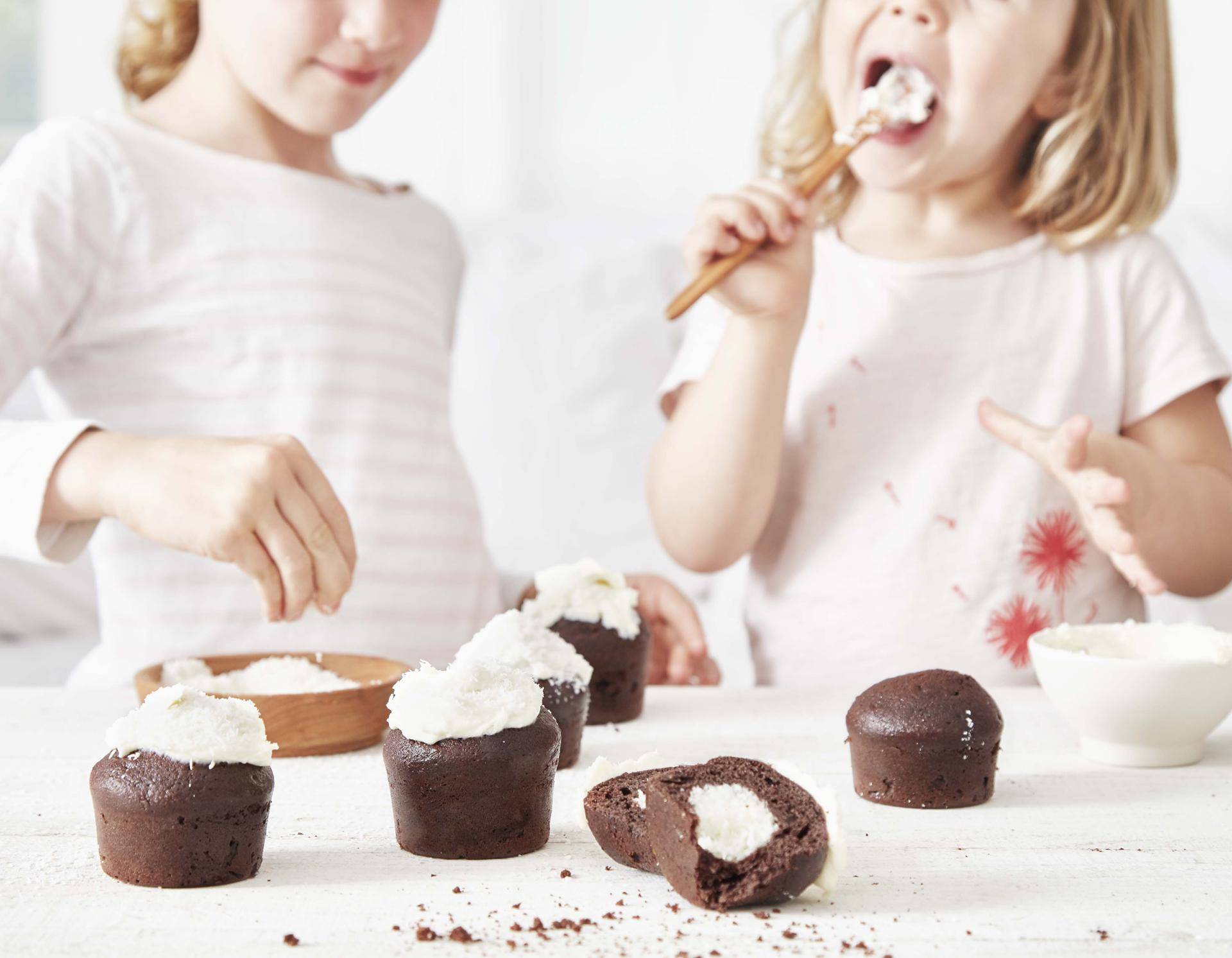 Czekoladowo-kokosowe fondanty - przepisy Cake Factory | Tefal