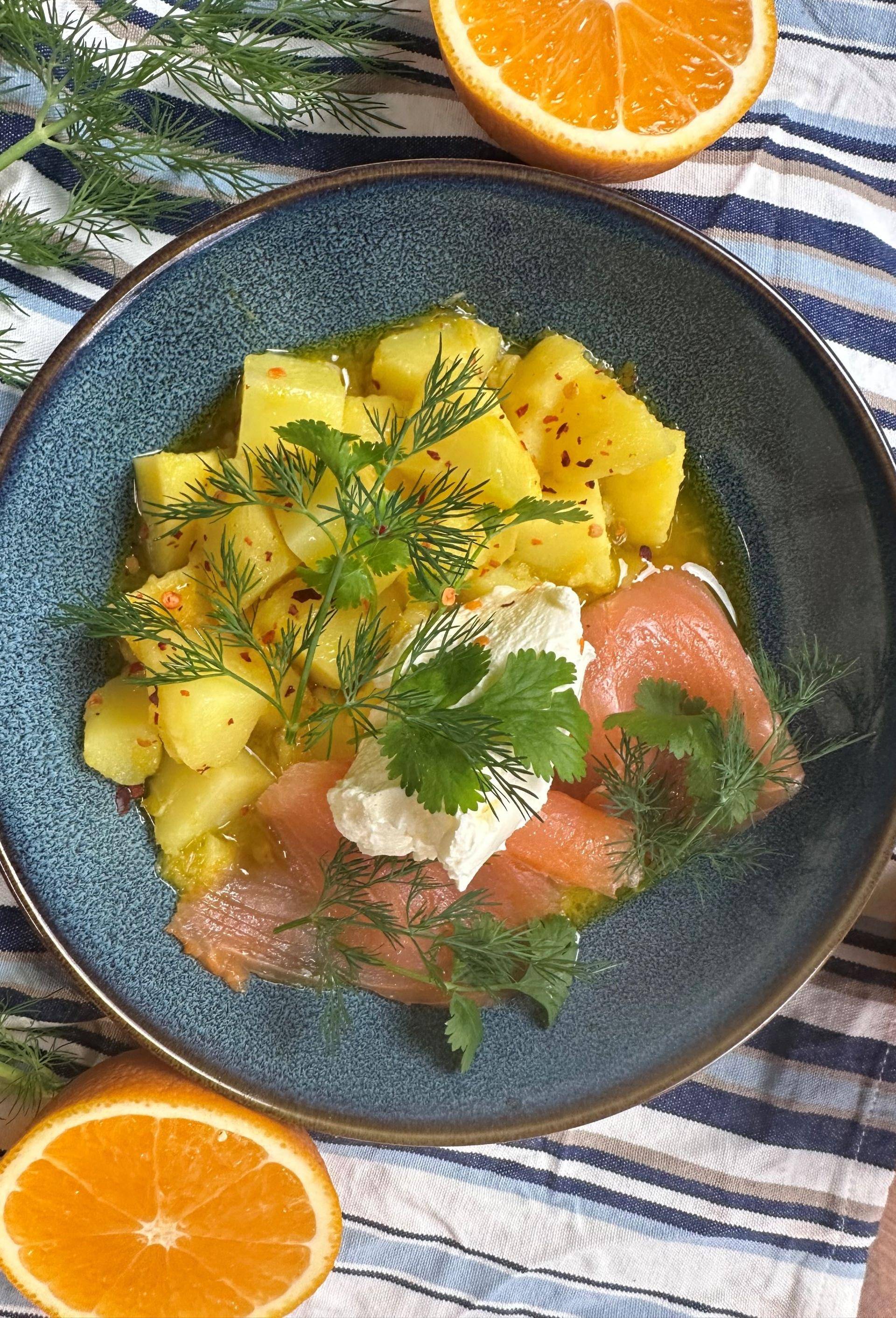 Świąteczna sałatka ziemniaczana z imbirem i pomarańczami - przepisy Cook4Me | Tefal