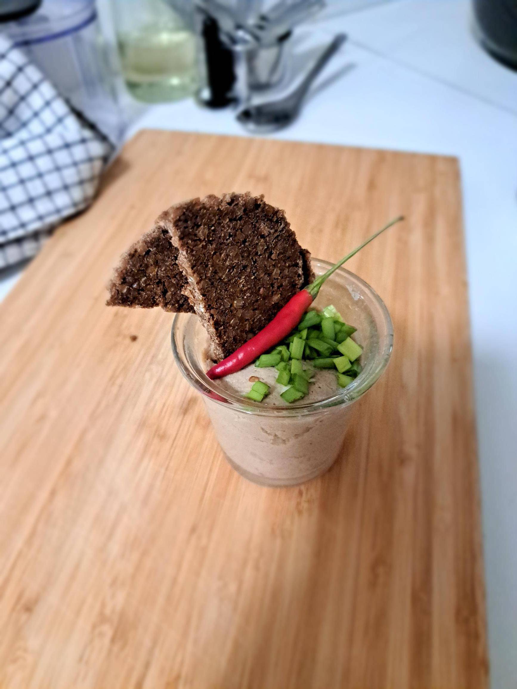 Pâté z tuńczyka z pumperniklem - przepisy Cookeo V3 | Tefal