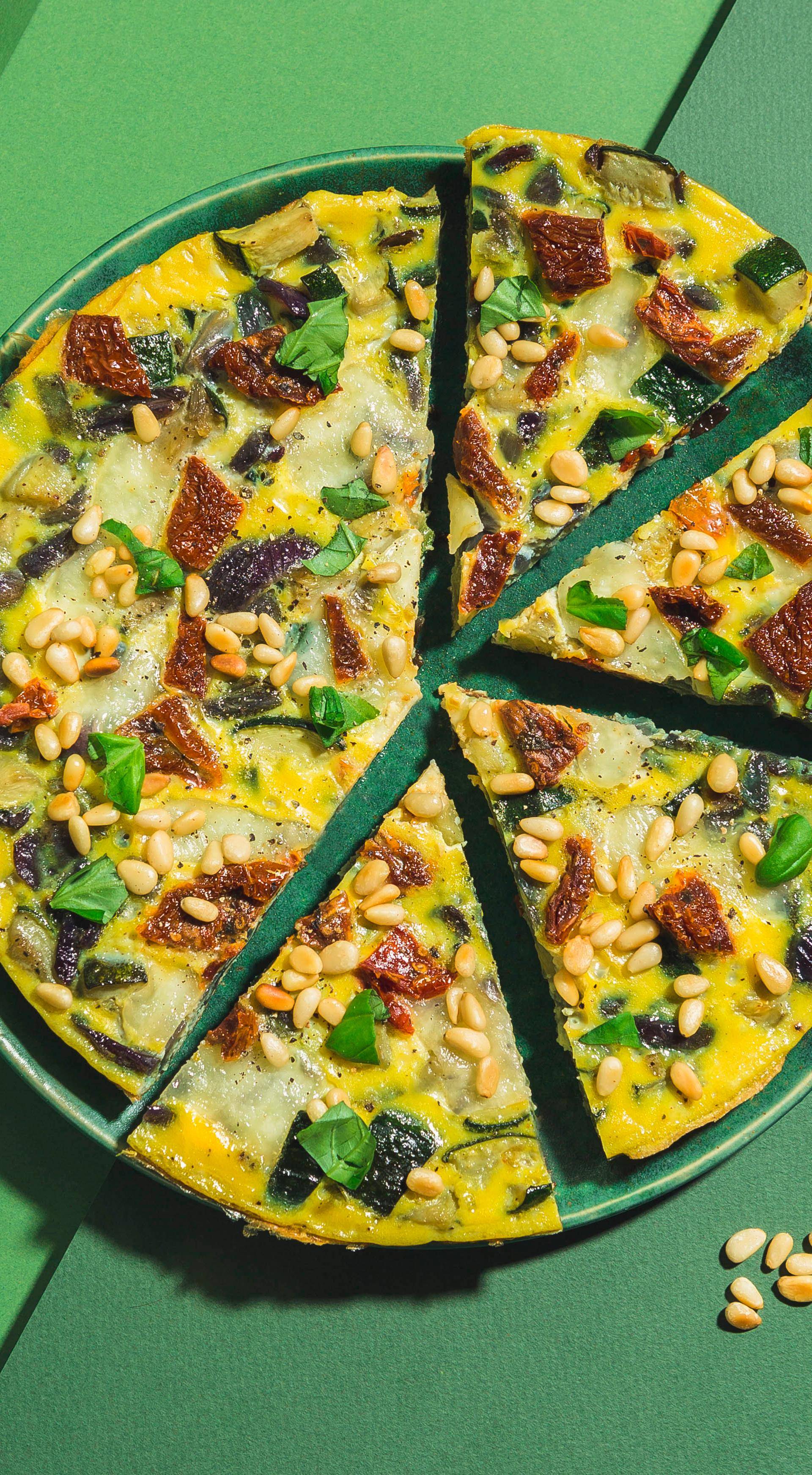 Frittata z mozzarellą, bazylią i cukinią - przepisy Patelnie i Garnki | Tefal