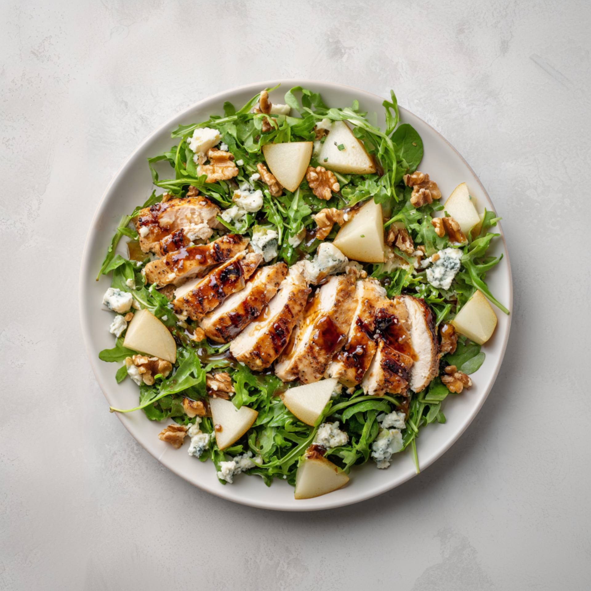 Sałatka z kurczakiem, serem pleśniowym i gruszką - przepisy EASY FRY & GRILL 2 in 1 MECHANICAL | Tefal