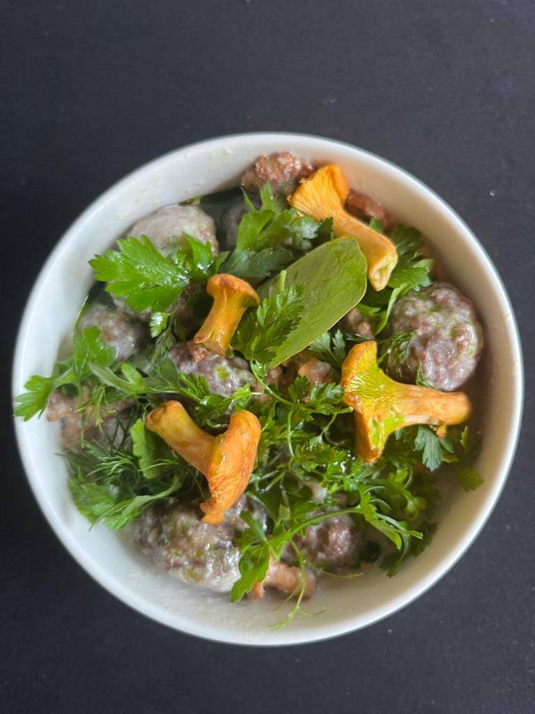 Pulpeciki wołowe z sosem kurkowym - przepisy Cook4Me | Tefal