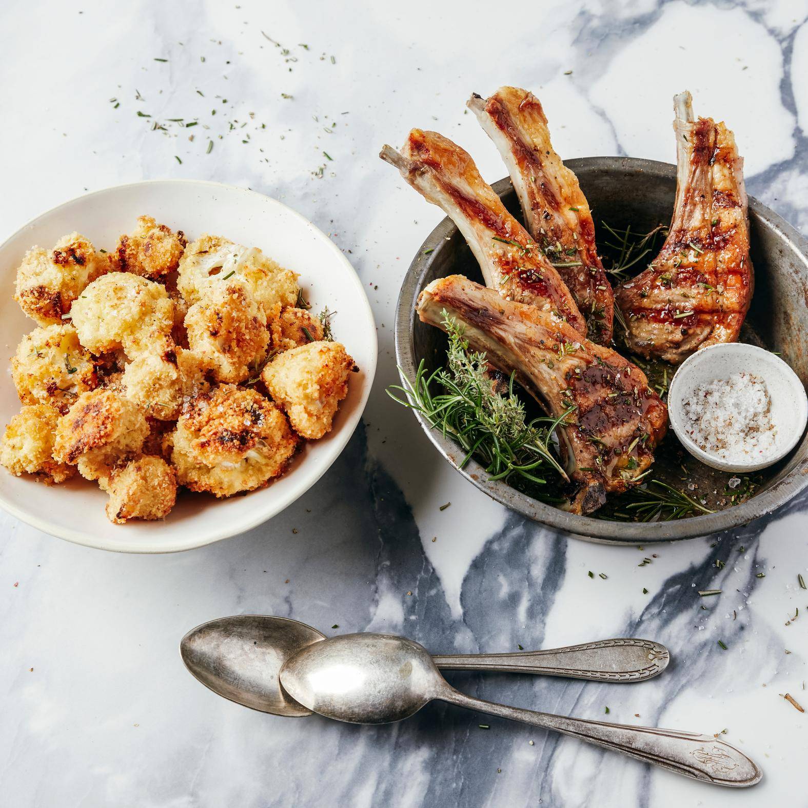 Kotlety jagnięce i kalafior z czosnkiem i parmezanem - przepisy OptiGrill 2in1 | Tefal