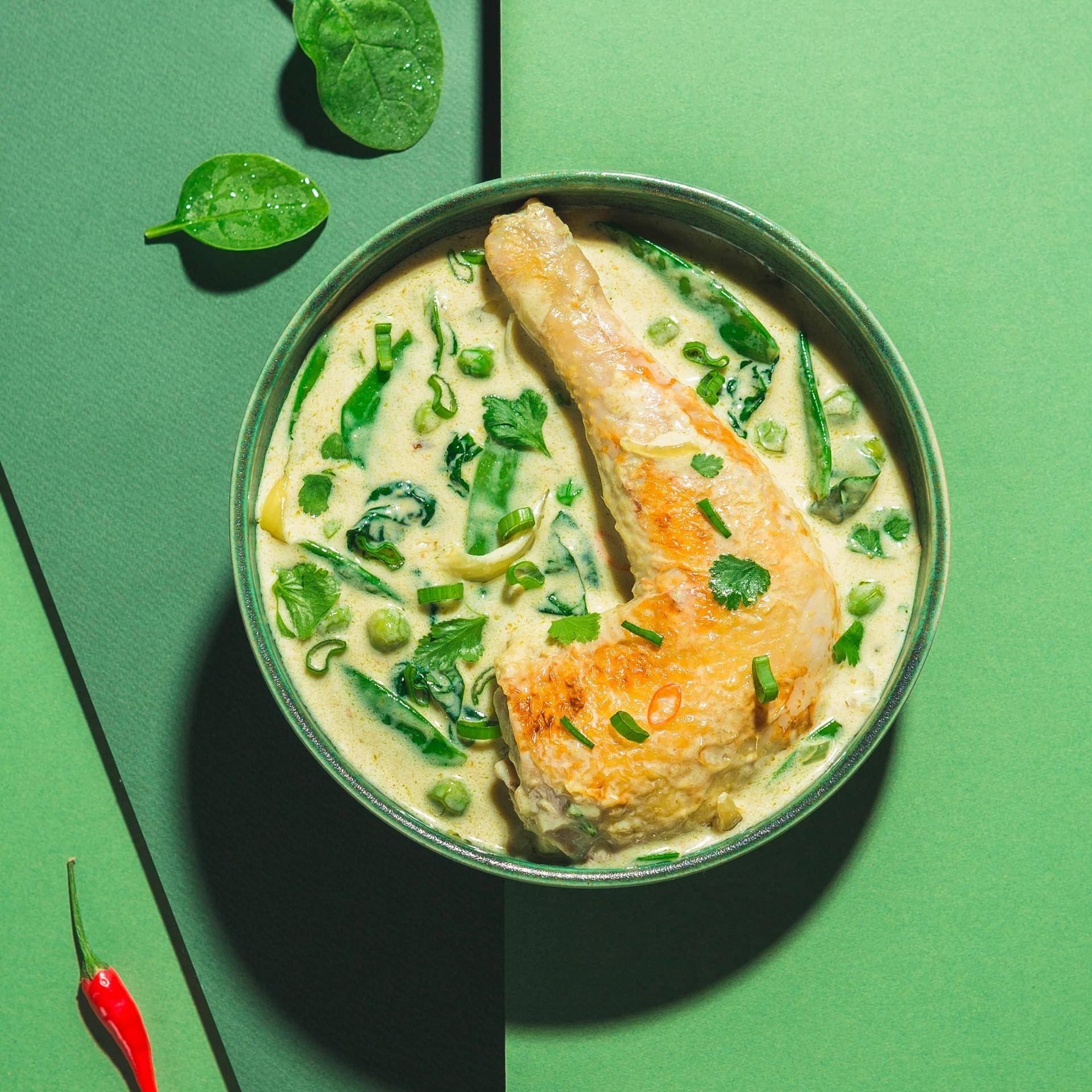 Zielone curry z kurczakiem i groszkiem - przepisy Patelnie i Garnki | Tefal