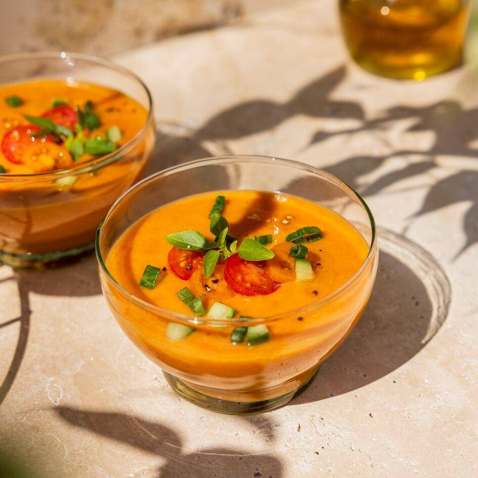 Gazpacho z pomidorów i moreli - przepisy Patelnie i Garnki | Tefal