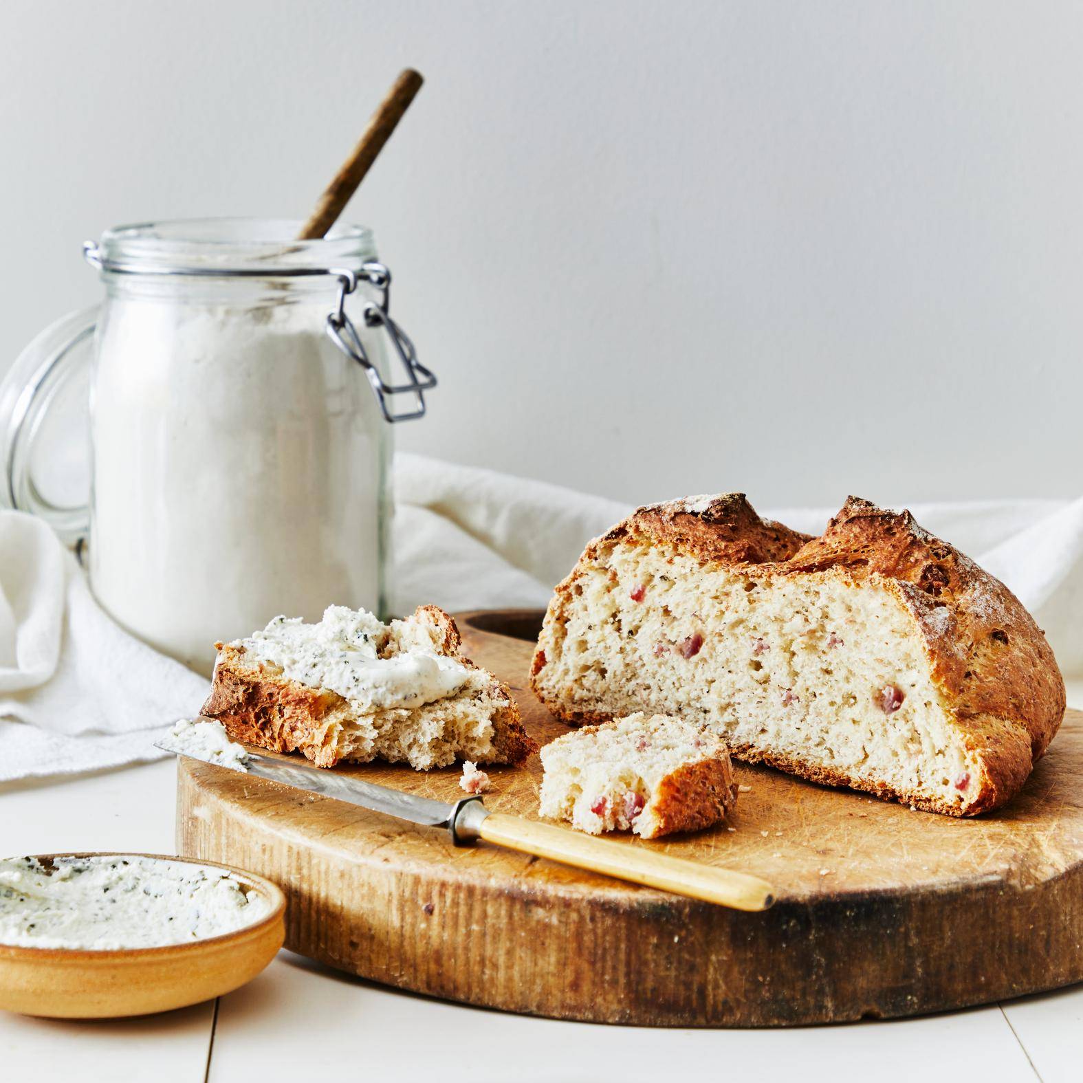 Chleb z bekonem i serem gruyere - przepisy Cake Factory Délices | Tefal