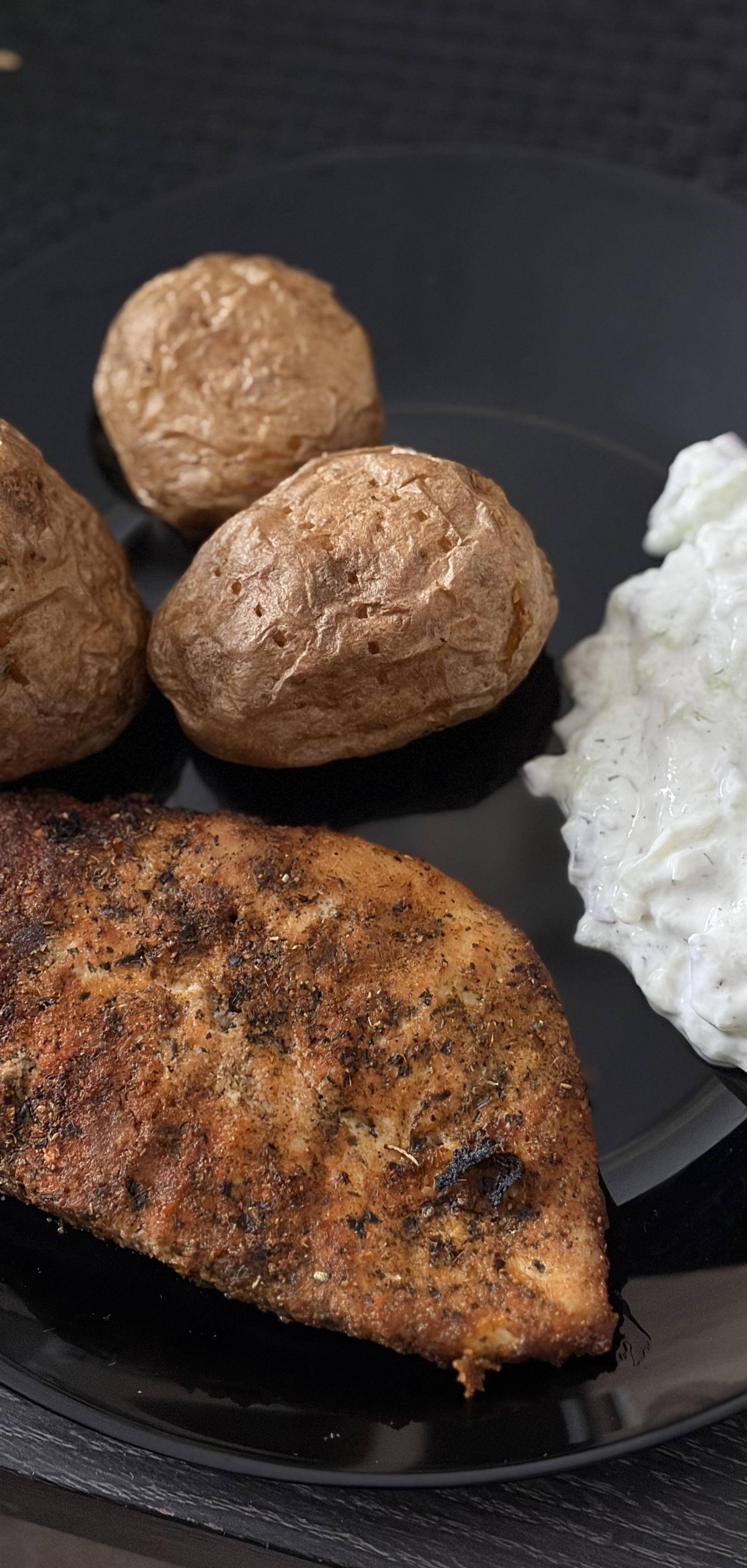 Pierś z kurczaka pieczona w papierze z ziemniaczkami jak z ogniska - przepisy Dual EasyFry&Grill | Tefal