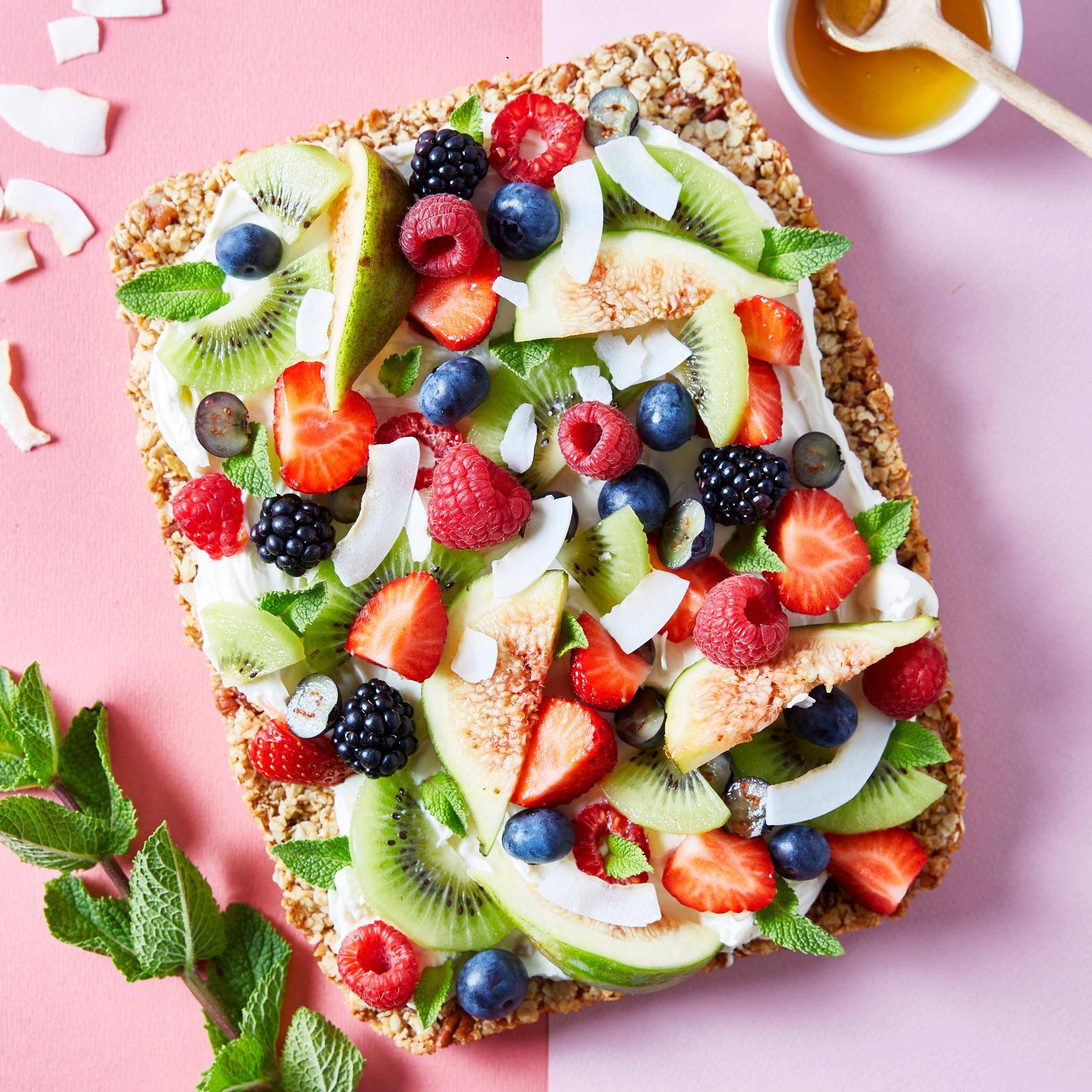 Owocowa „pizza” na owsianym spodzie z kremem kokosowym - przepisy Cake Factory | Tefal