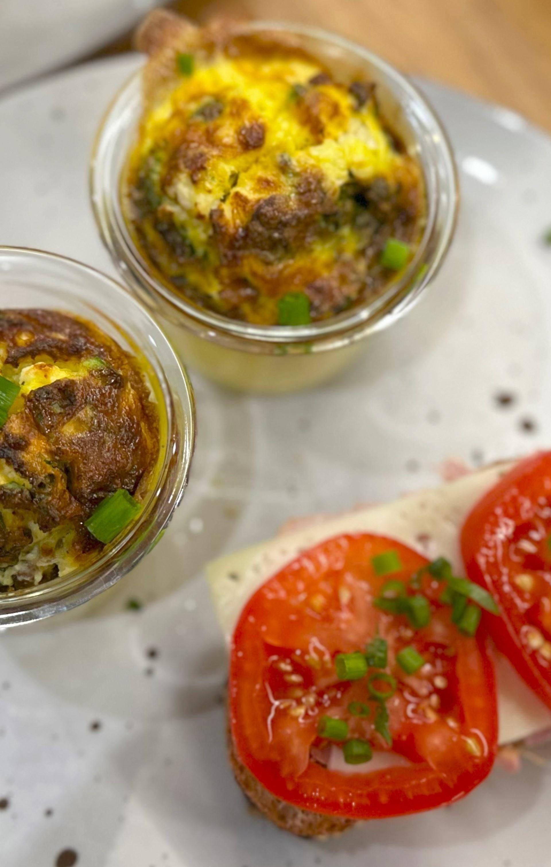 Muffinki z jajka warzyw i fety - przepisy Cookeo V3 | Tefal