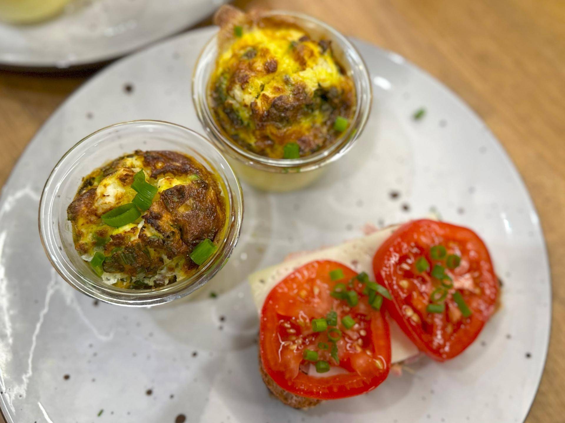 Muffinki z jajka warzyw i fety - przepisy Cookeo V3 | Tefal