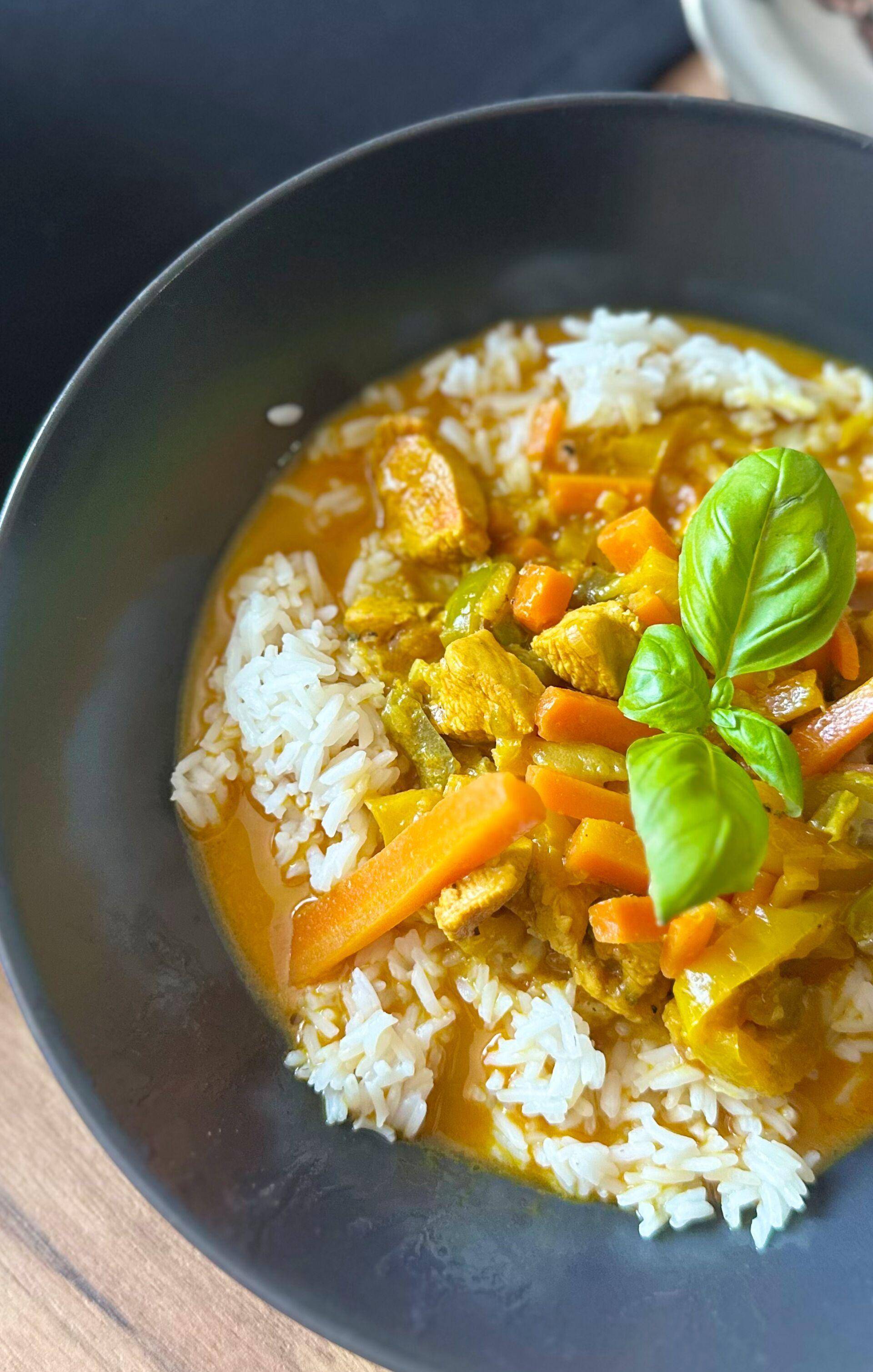 Kurczak curry z papryką - przepisy Cook4Me | Tefal