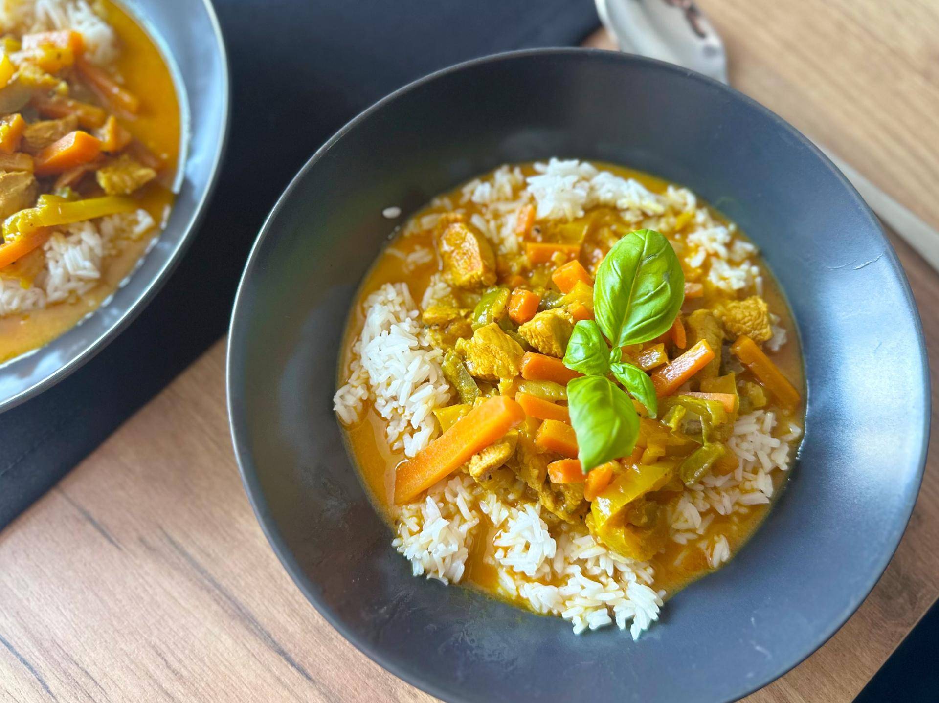 Kurczak curry z papryką - przepisy Cook4Me | Tefal