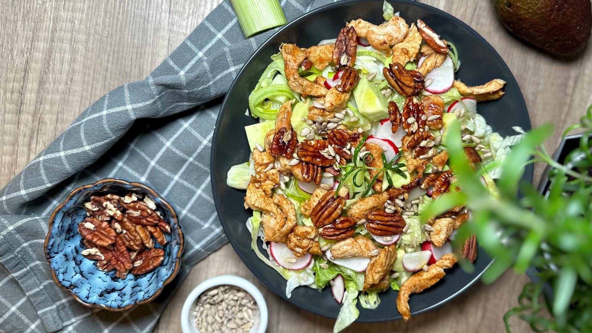 Wiosenna sałatka z indykiem - przepisy Cook4Me | Tefal