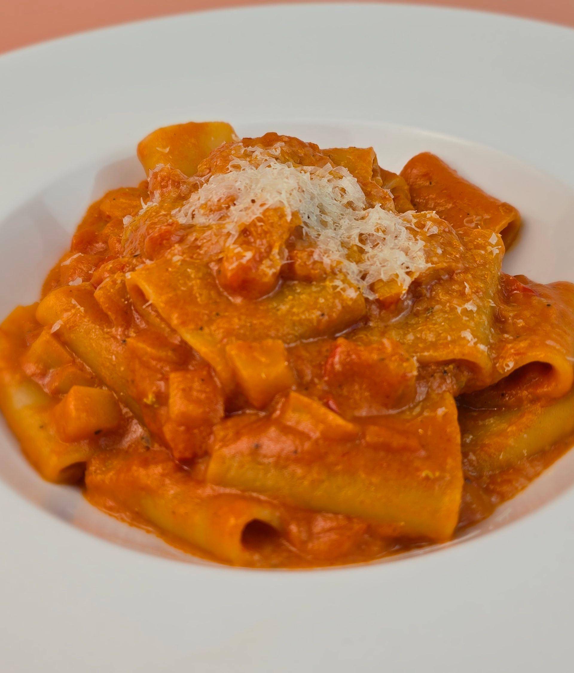 Paccheri z paprykami i gorgonzolą - przepisy Patelnie i Garnki | Tefal