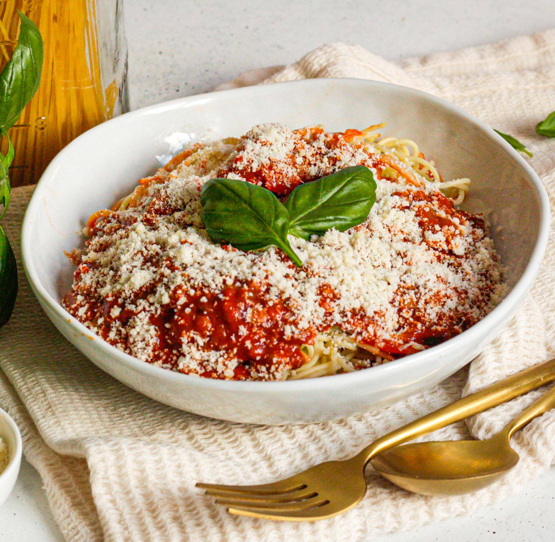 Szybkie spaghetti bolognese - przepisy Patelnie i Garnki | Tefal