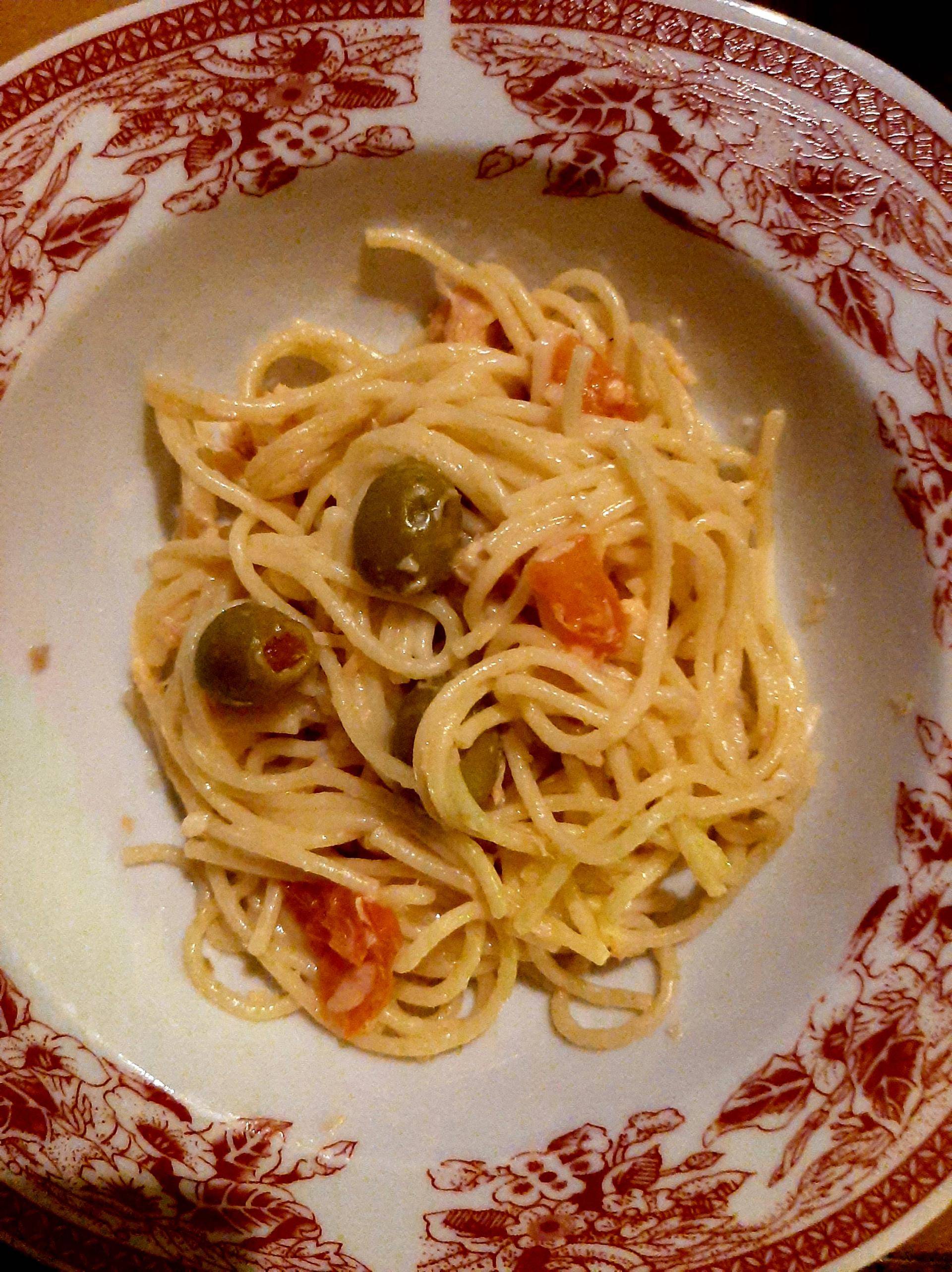 Szybie spaghetti z serem camembert i z łososiem - przepisy Cookeo V3 | Tefal