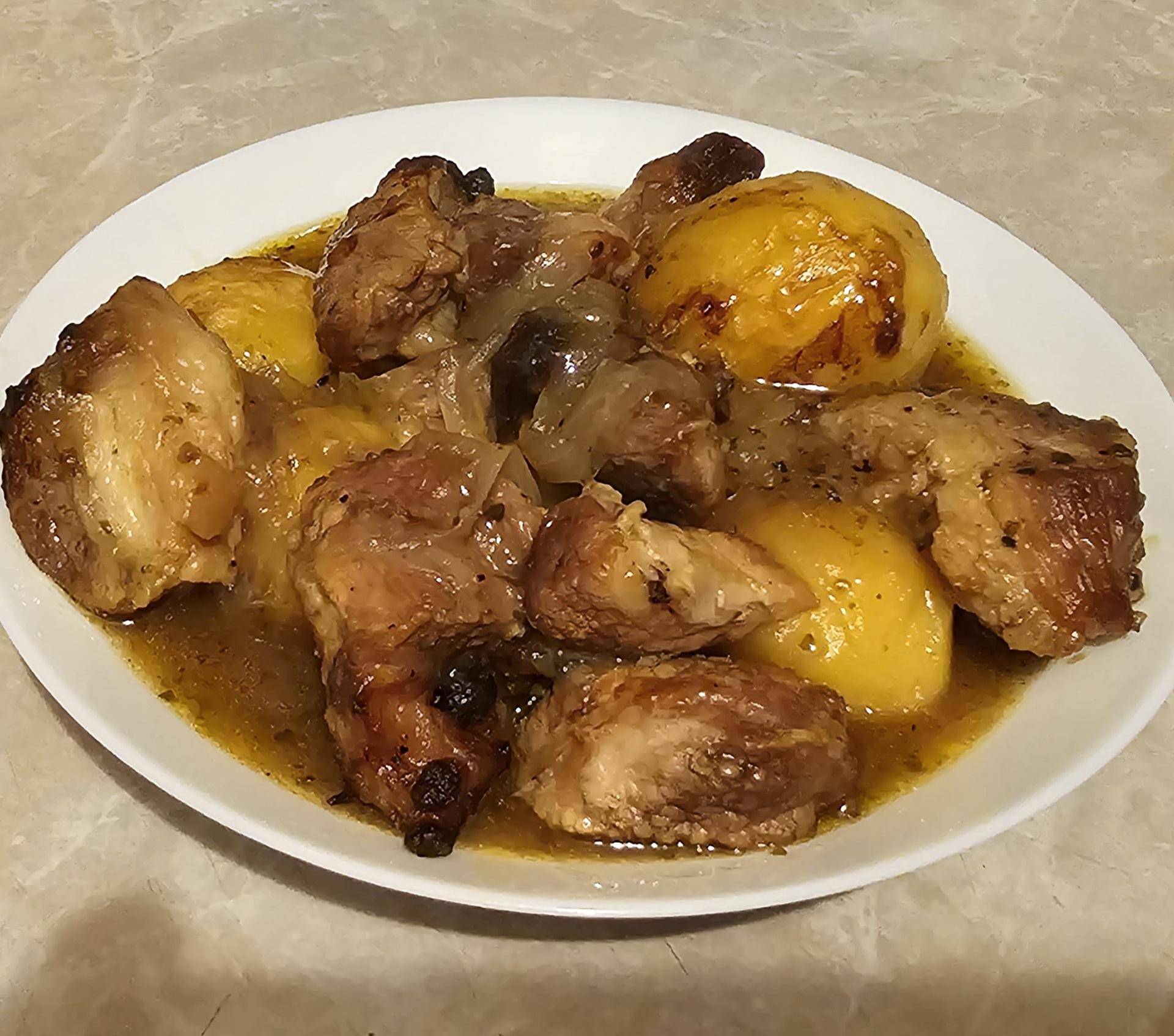 Wieprzowina z cebulą i gotowanymi w sosie ziemniakami - przepisy Cookeo V3 | Tefal