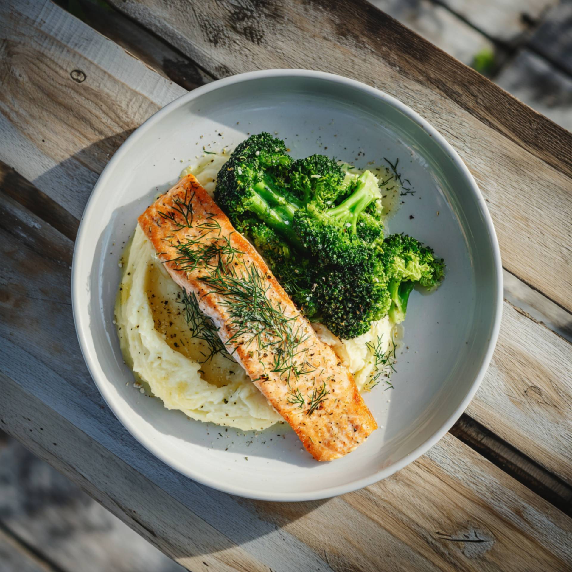Łosoś z brokułami i puree ziemniaczanym - przepisy EASY FRY & GRILL 2 in 1 MECHANICAL | Tefal