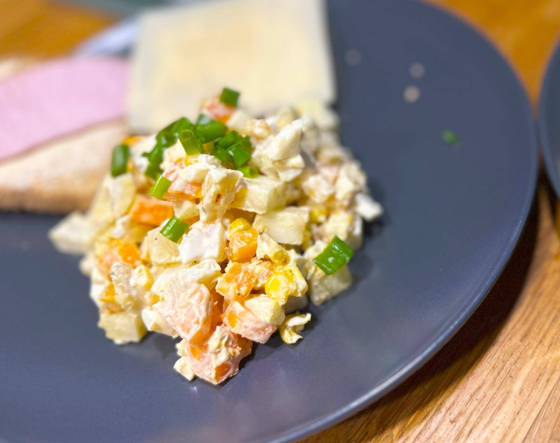 Sałatka jarzynowa z warzywami z rosołu - przepisy Cook4Me | Tefal