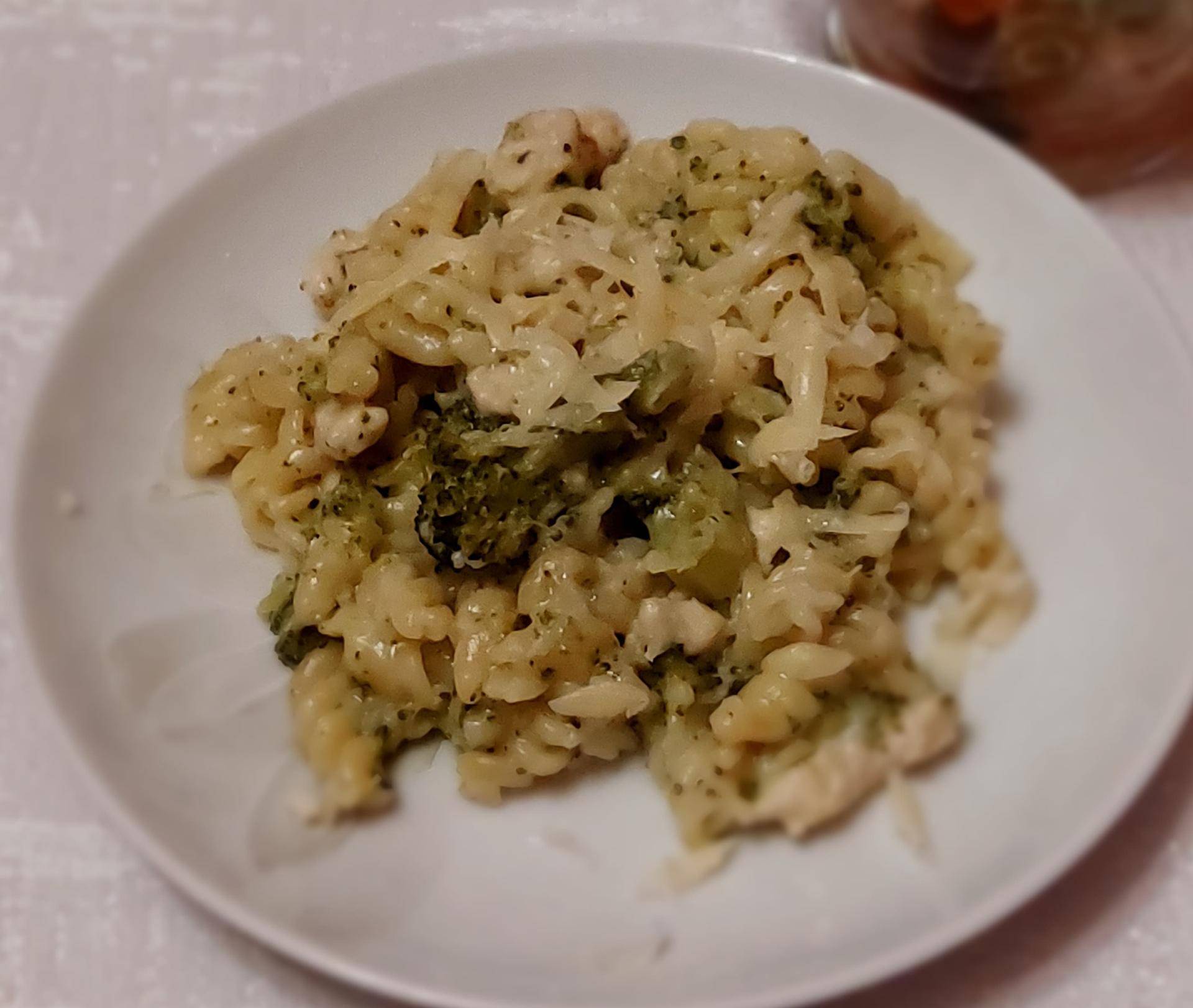 Makaron z kurczakiem i brokułem. - przepisy Cookeo V3 | Tefal