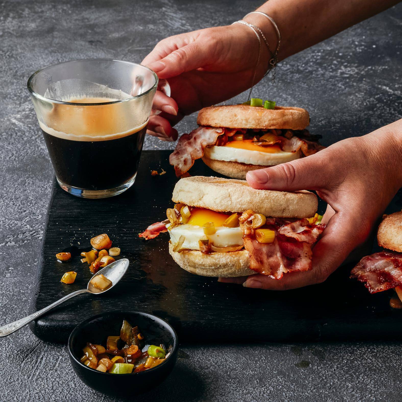 Angielskie muffiny śniadaniowe - przepisy OptiGrill 2in1 | Tefal