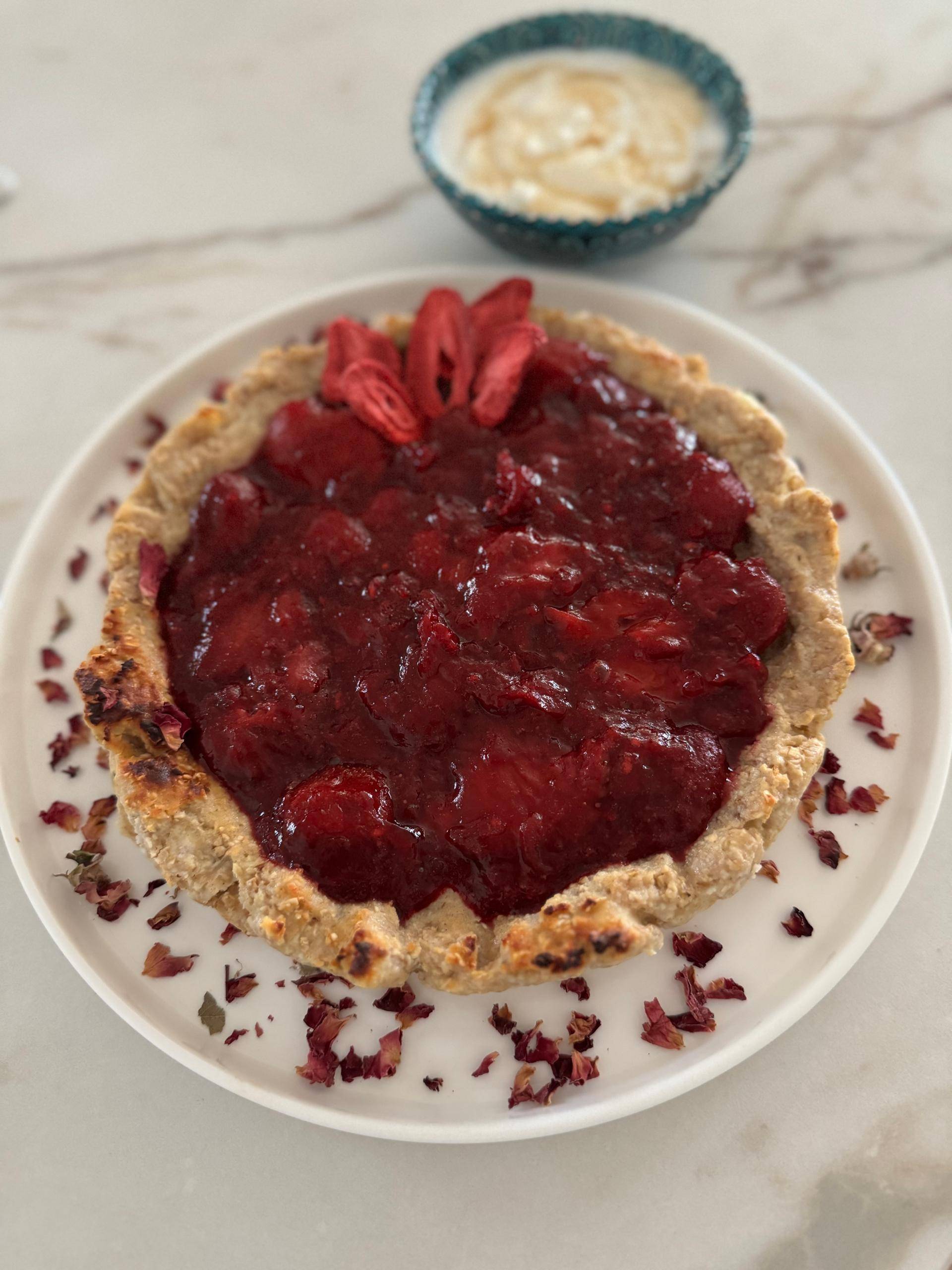 Tarta na spodzie z twarogu z truskawkami - przepisy Cook4Me | Tefal
