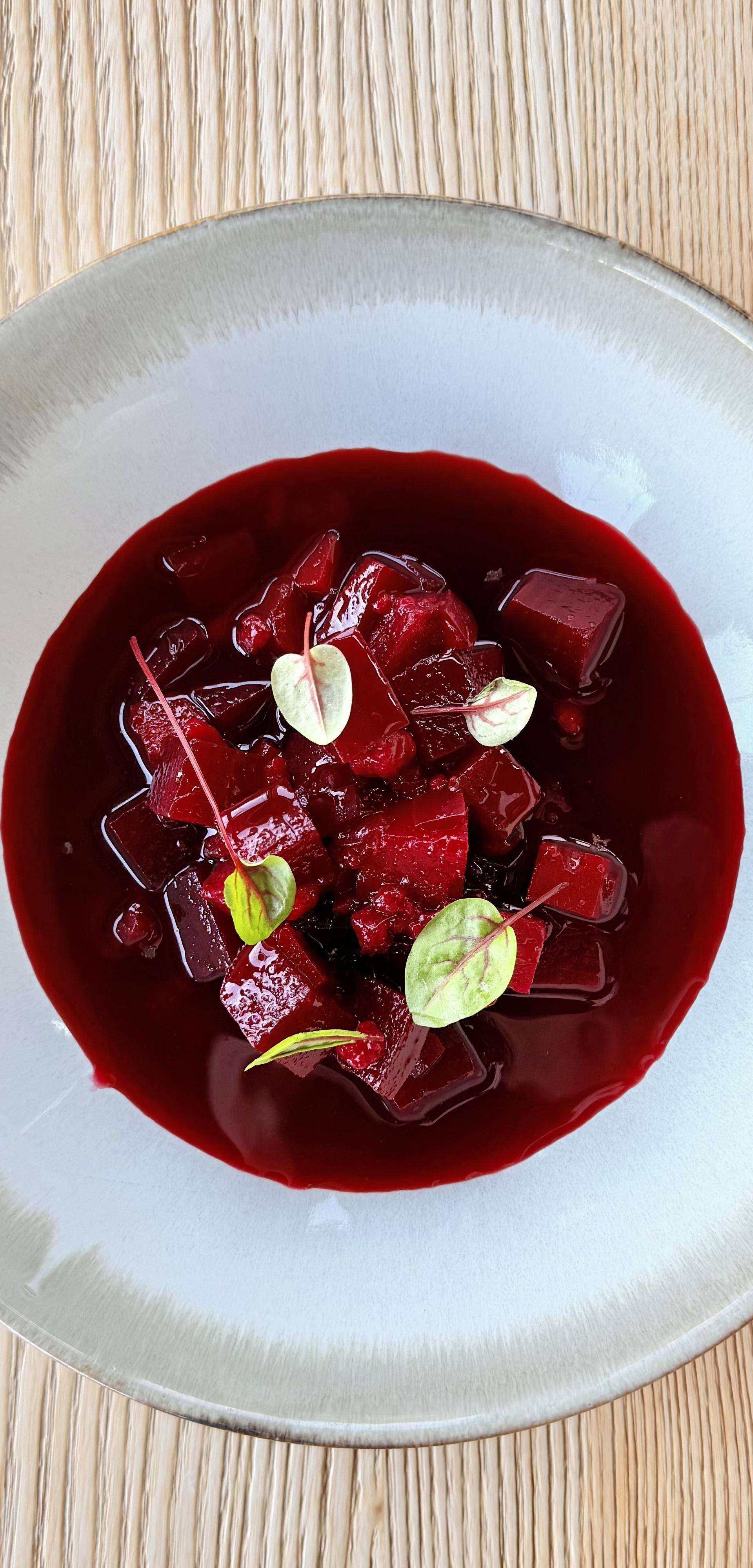 Zupa buraczkowa z warzywami i zacierką - przepisy Cook4Me | Tefal