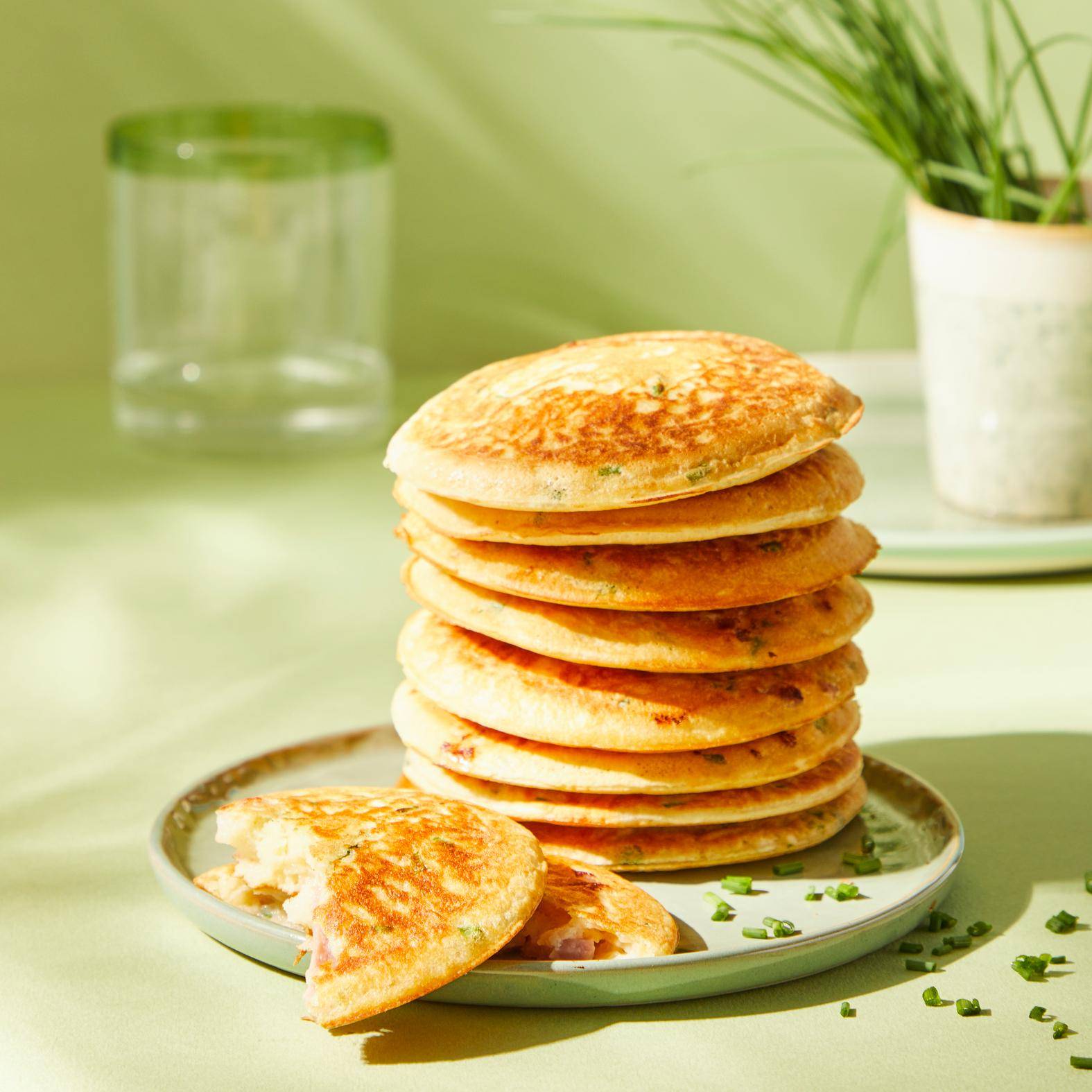 Wytrawne naleśniki z boczkiem i szczypiorkiem - przepisy Snack Collection MECHANICAL | Tefal