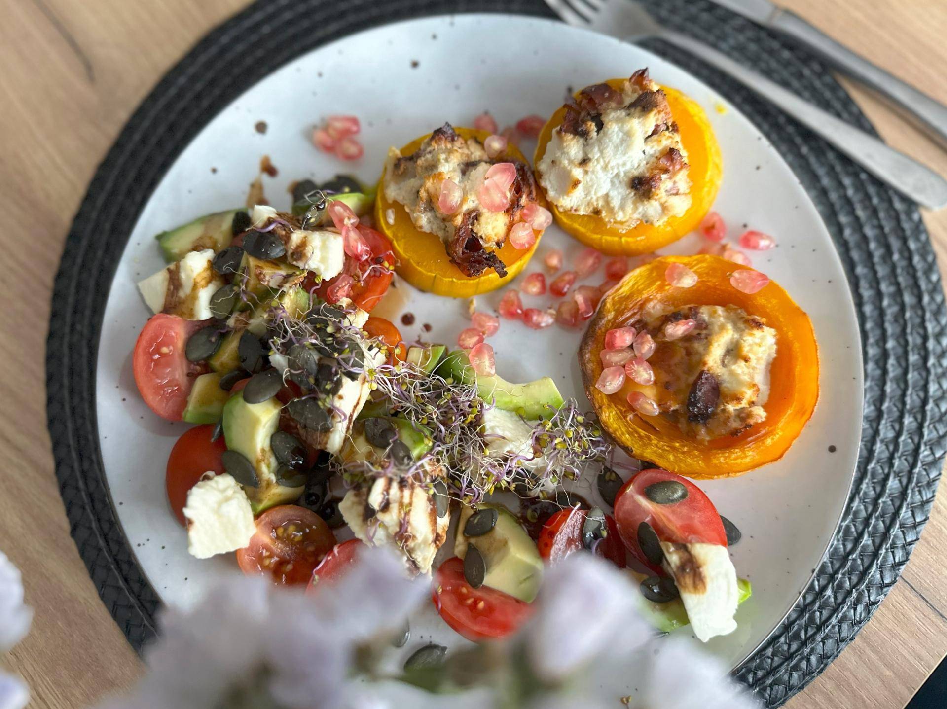 Pizzerinki z dyni z sałatką - przepisy Cook4Me | Tefal