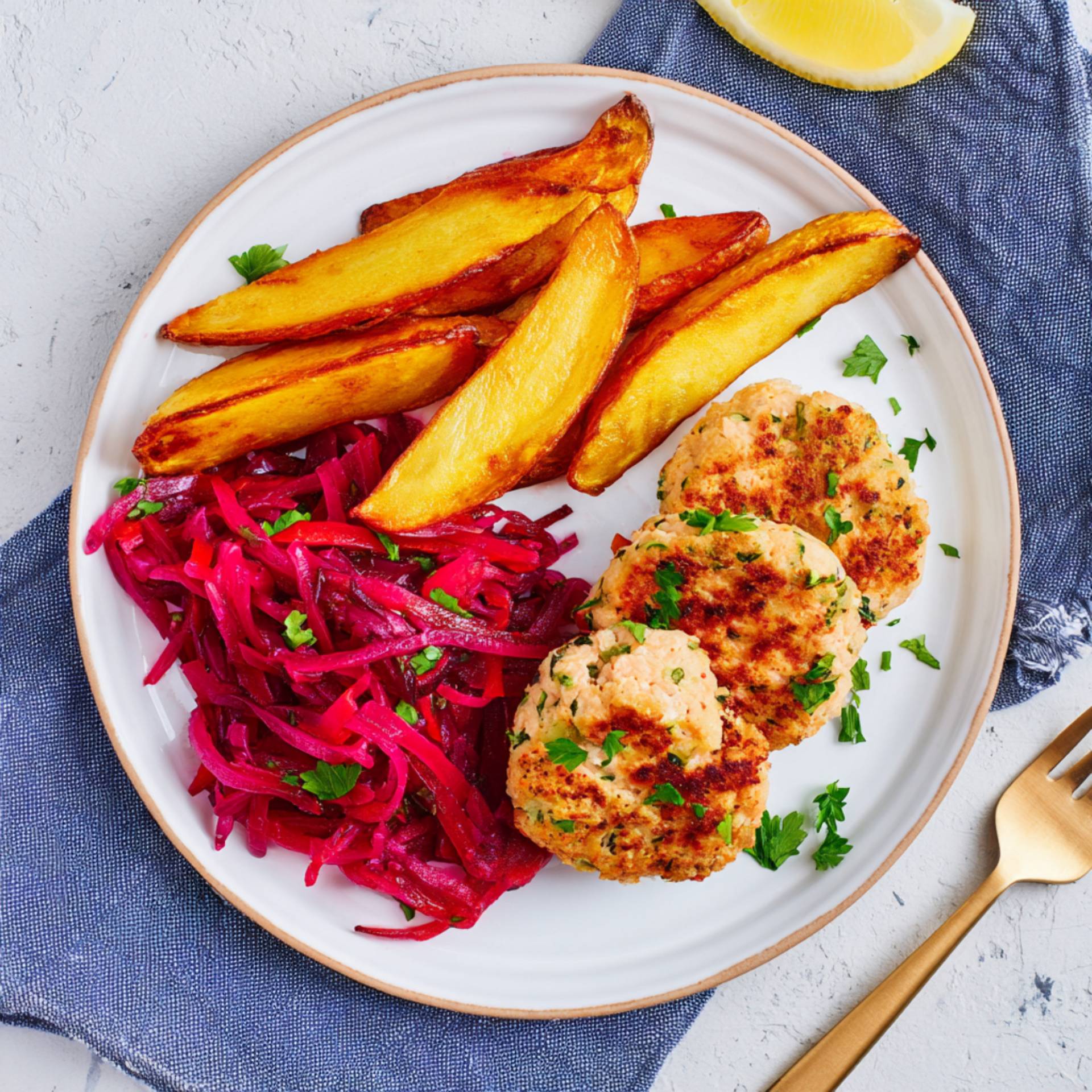 Kotleciki z łososia z pieczonymi ziemniakami - przepisy Cook4Me | Tefal