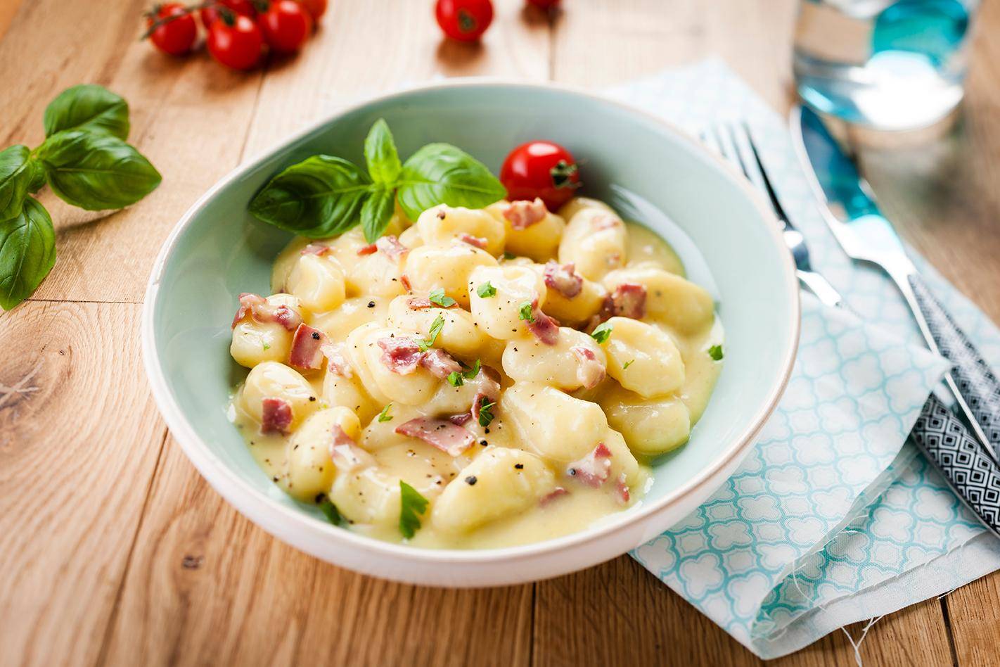 Gnocchi carbonara ze śmietaną - przepisy Cook4Me | Tefal
