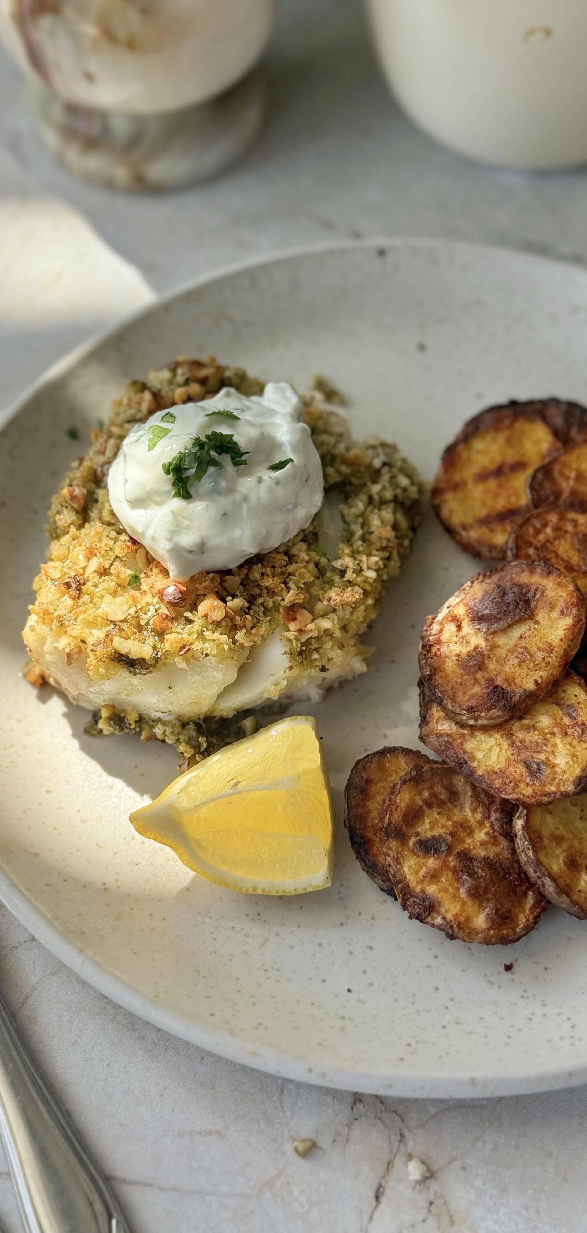 Dorsz w orzechowej panierce z zielonym pesto i talarkami z ziemniaków - przepisy EASY FRY & GRILL 2 in 1 MECHANICAL | Tefal