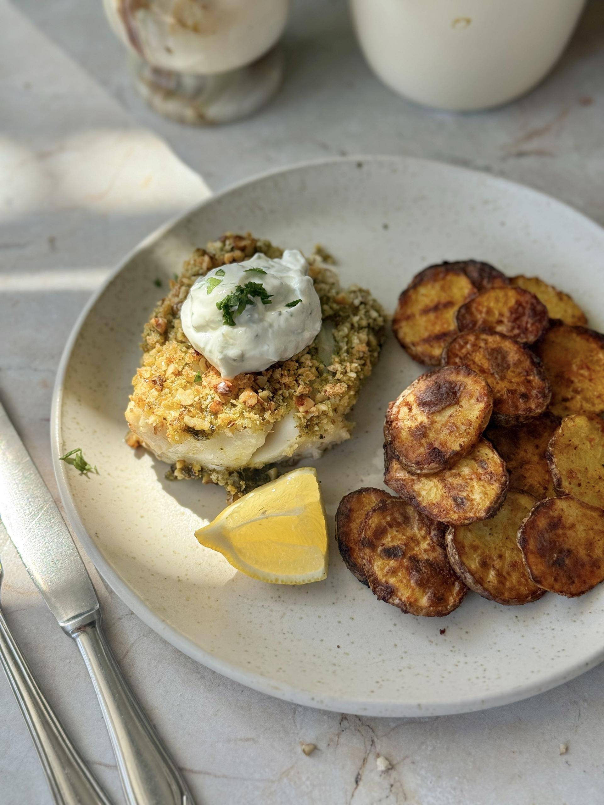 Dorsz w orzechowej panierce z zielonym pesto i talarkami z ziemniaków - przepisy EASY FRY & GRILL 2 in 1 MECHANICAL | Tefal