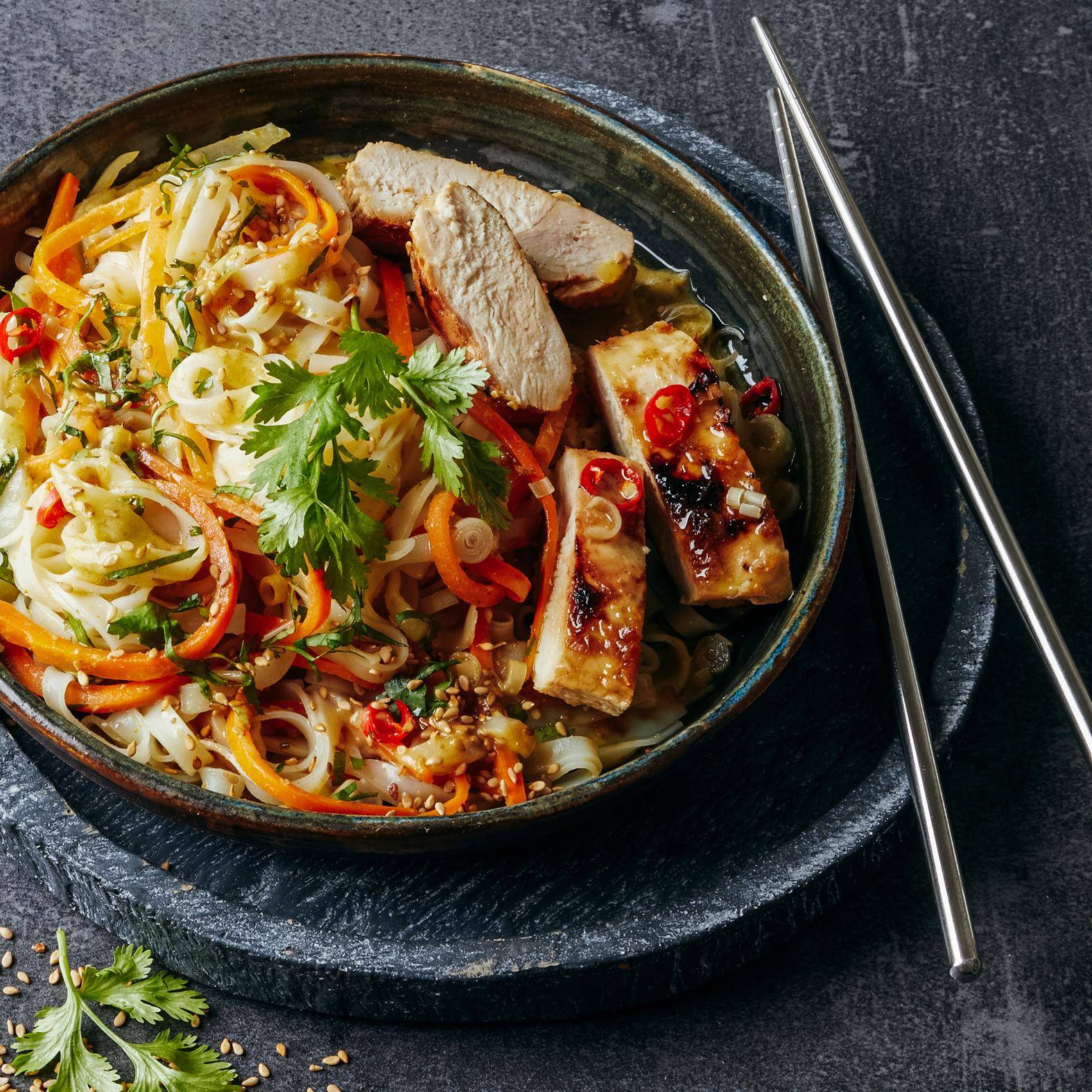 Grillowany kurczak z trawą cytrynową i zielonymi kluskami curry - przepisy OptiGrill 4in1 | Tefal