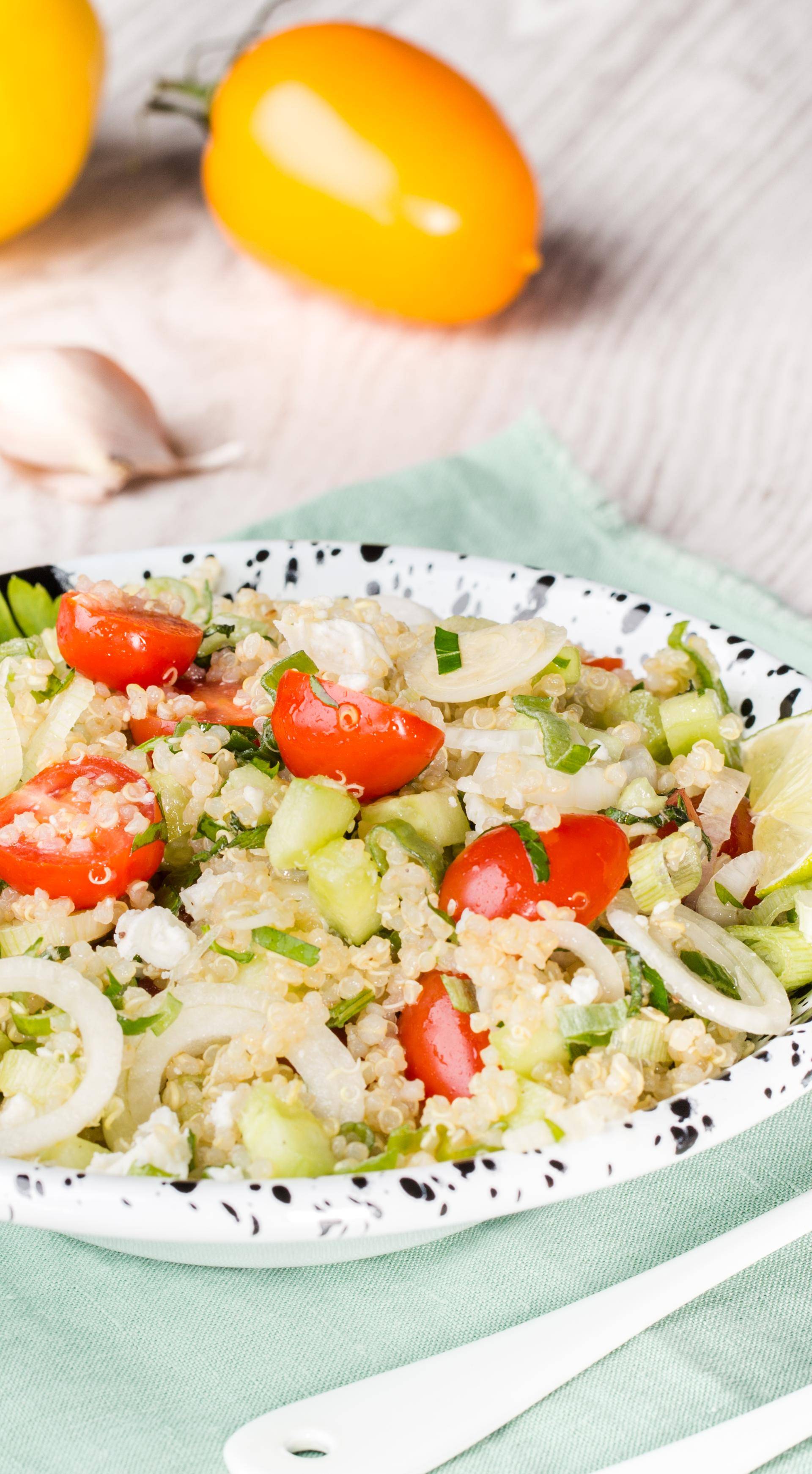 Sałatka z brzoskwiń i komosy ryżowej - przepisy Cook4Me | Tefal
