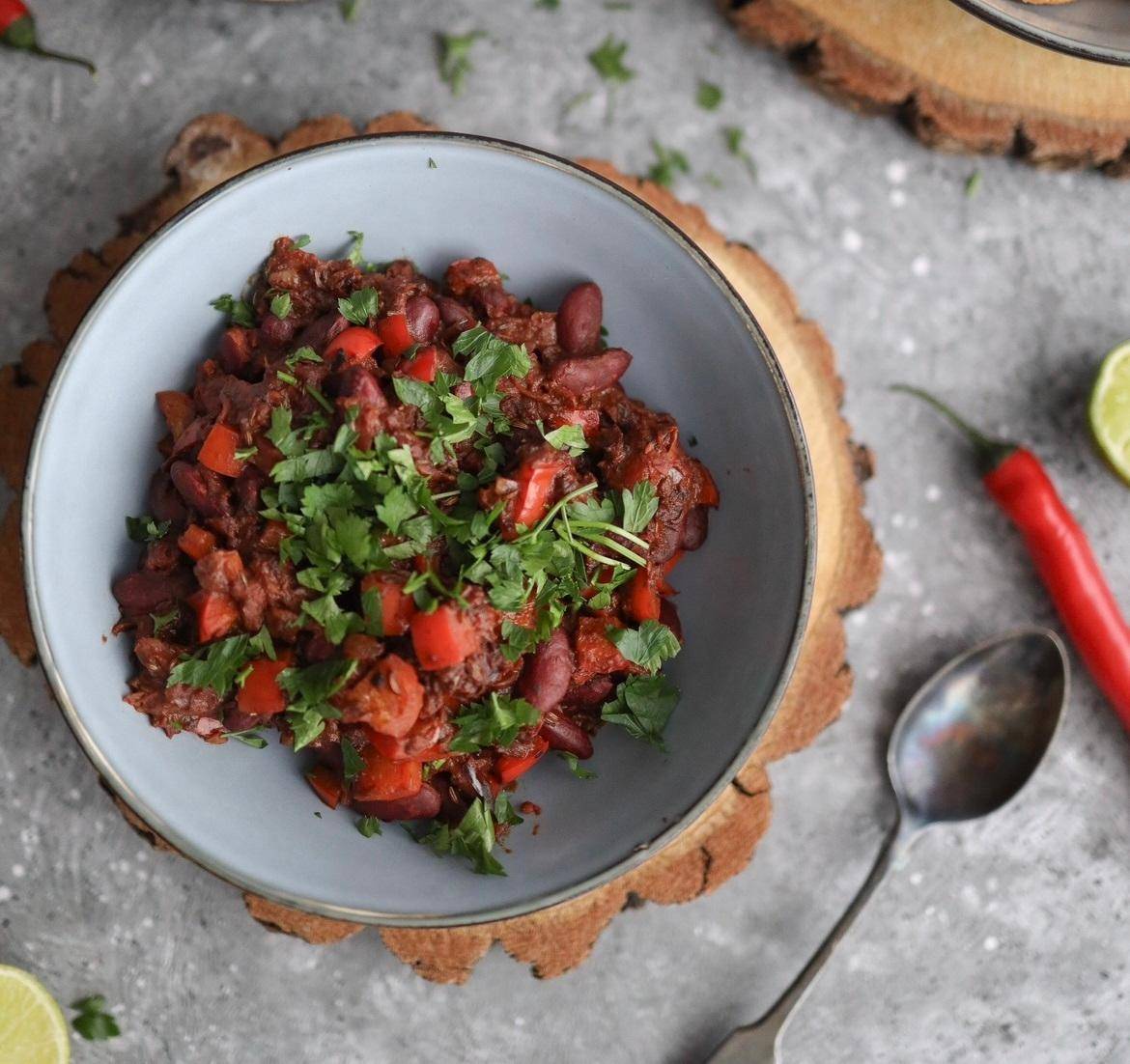 Chilli sin carne z guacamole i nachos - przepisy Cook4Me | Tefal