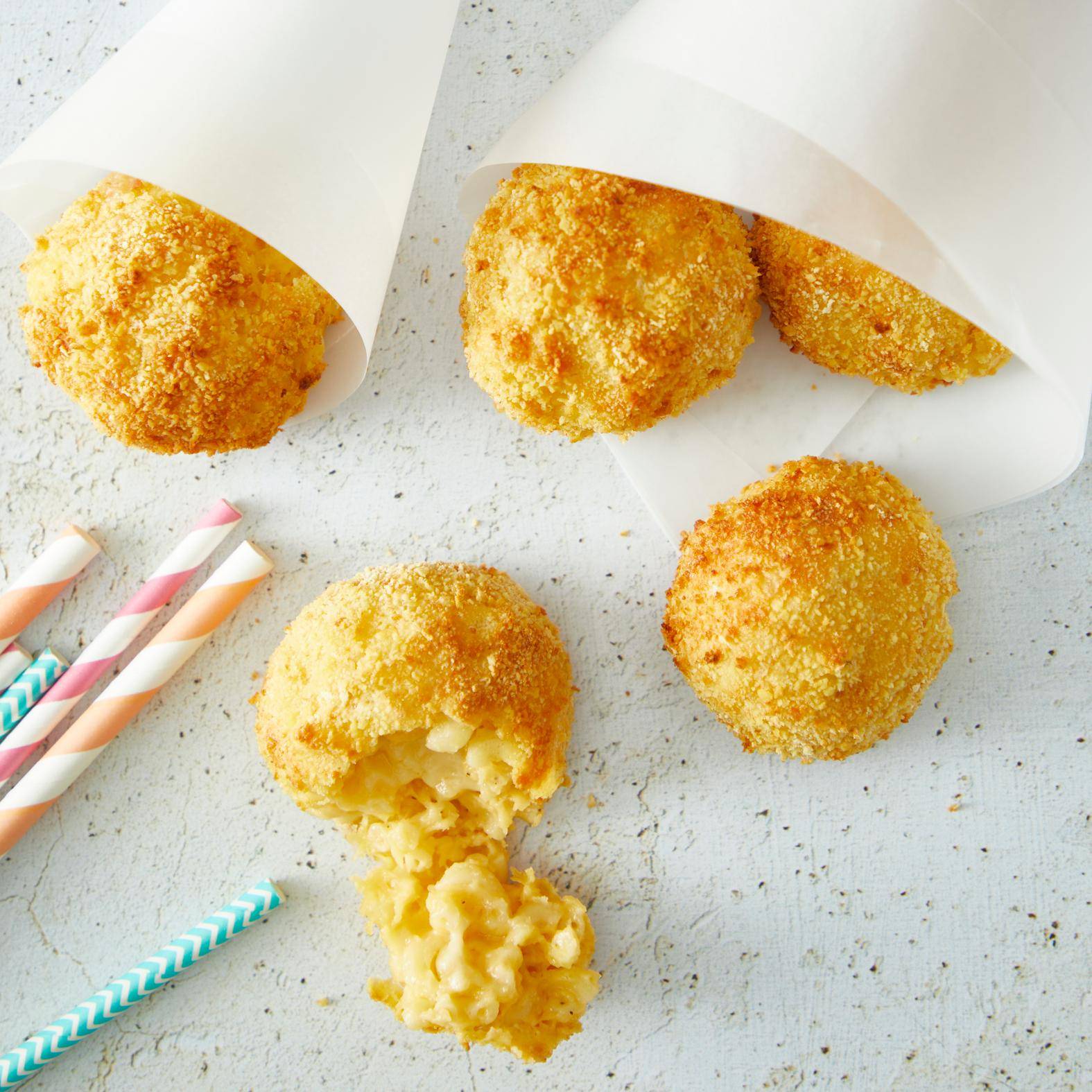 Kulki mac & cheese z serem cheddar - przepisy EASY FRY GRILL & STEAM 3 in 1 | Tefal