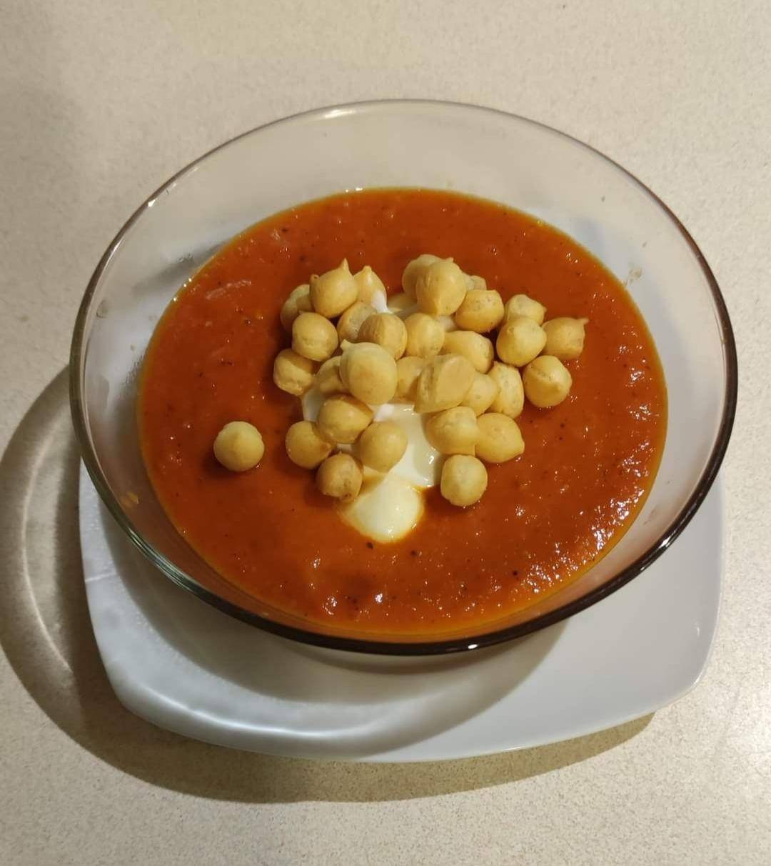 Krem pomidorowo-paprykowy z mozzarellą i groszkiem ptysiowym od Łysego - przepisy Cookeo V3 | Tefal